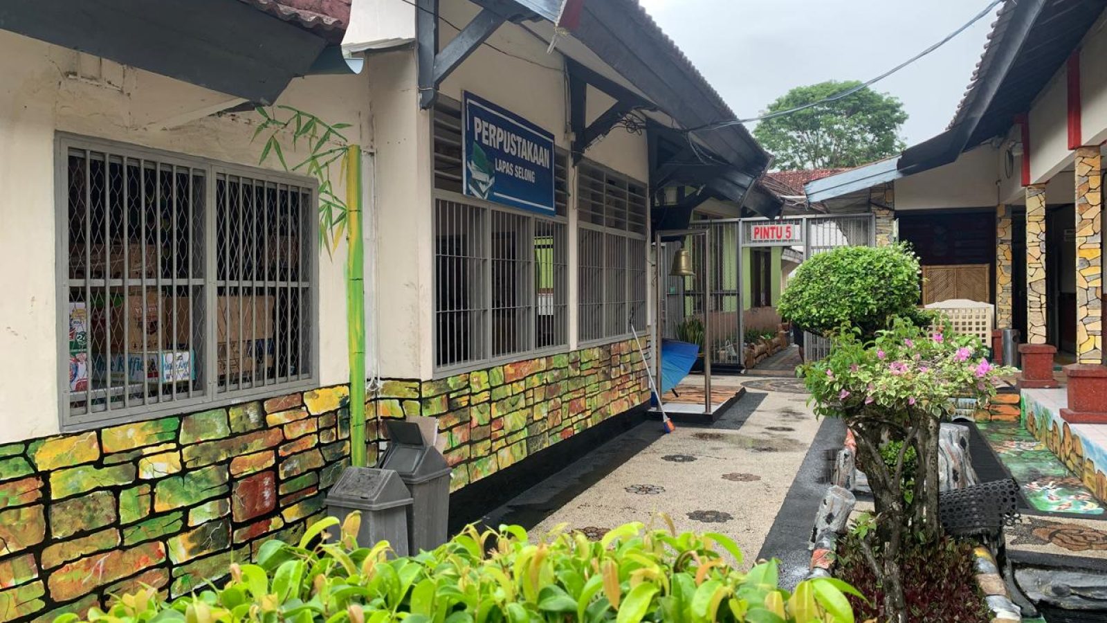 Dekorasi Kreatif Karya Warga Binaan Lapas Selong Semarakkan Nataru 2024