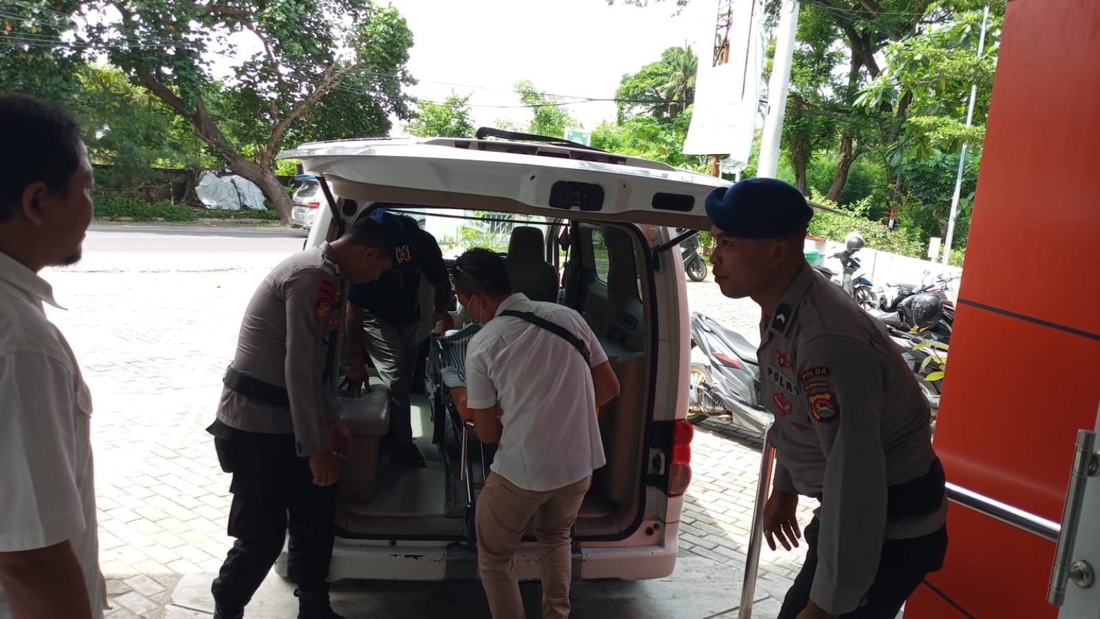 Wisatawan Asal Wonogiri Ditemukan Meninggal Saat Snorkeling di Gili Air
