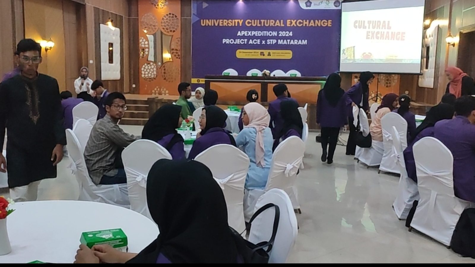 Pertukaran Budaya, STP Mataram Disambangi Mahasiswa dari Apex Singapura