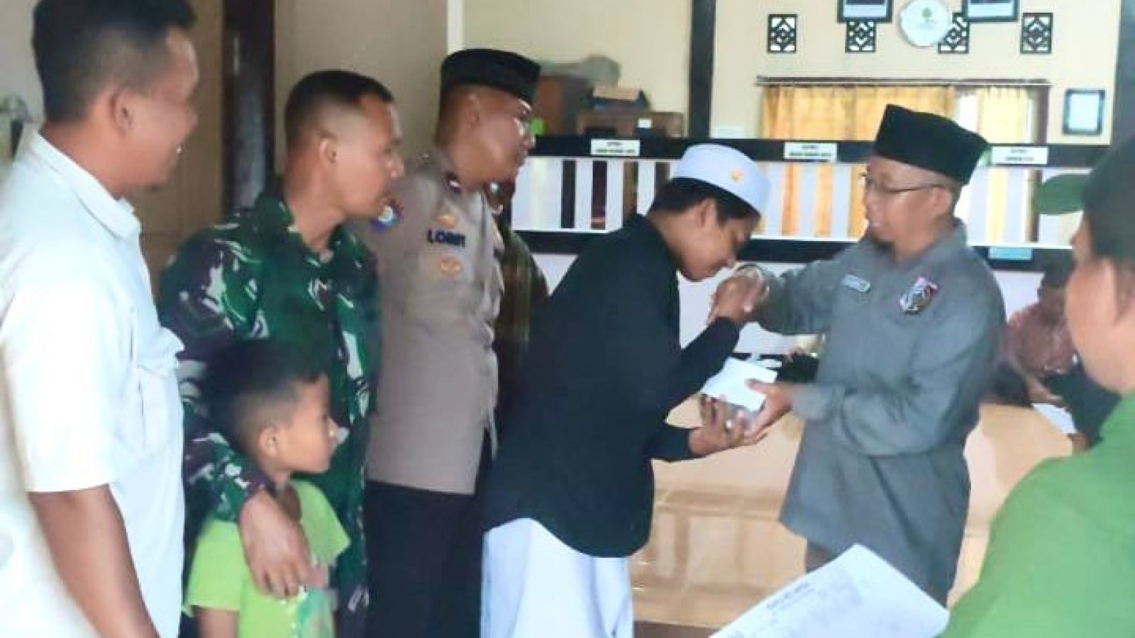 Pemdes Denggen Timur Tutup Tahun 2024 dengan Zikir dan Santunan Yatim Piatu