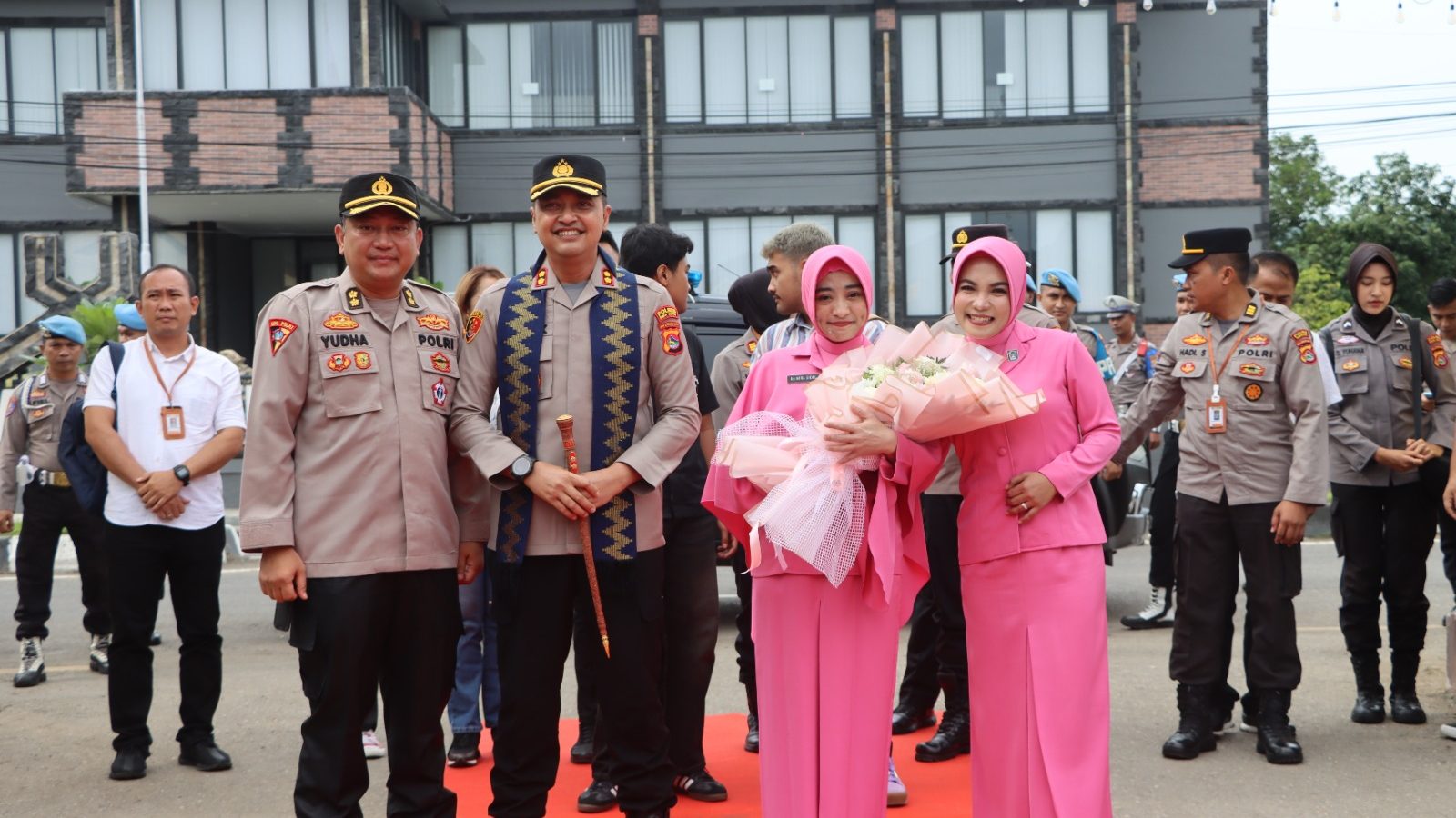 AKBP Yudha Pranata S.I.K., S.H. Serahkan Tongkat Kepemimpinan kepada AKBP Didik Putra Kuncoro S.I.K., M.Si