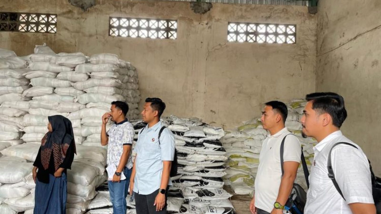 Pastikan Pupuk Bersubsidi Tepat Sasaran, Sat Reskrim Polres Lotim Lakukan Sidak Ke Beberapa Gudang di Lombok Timur