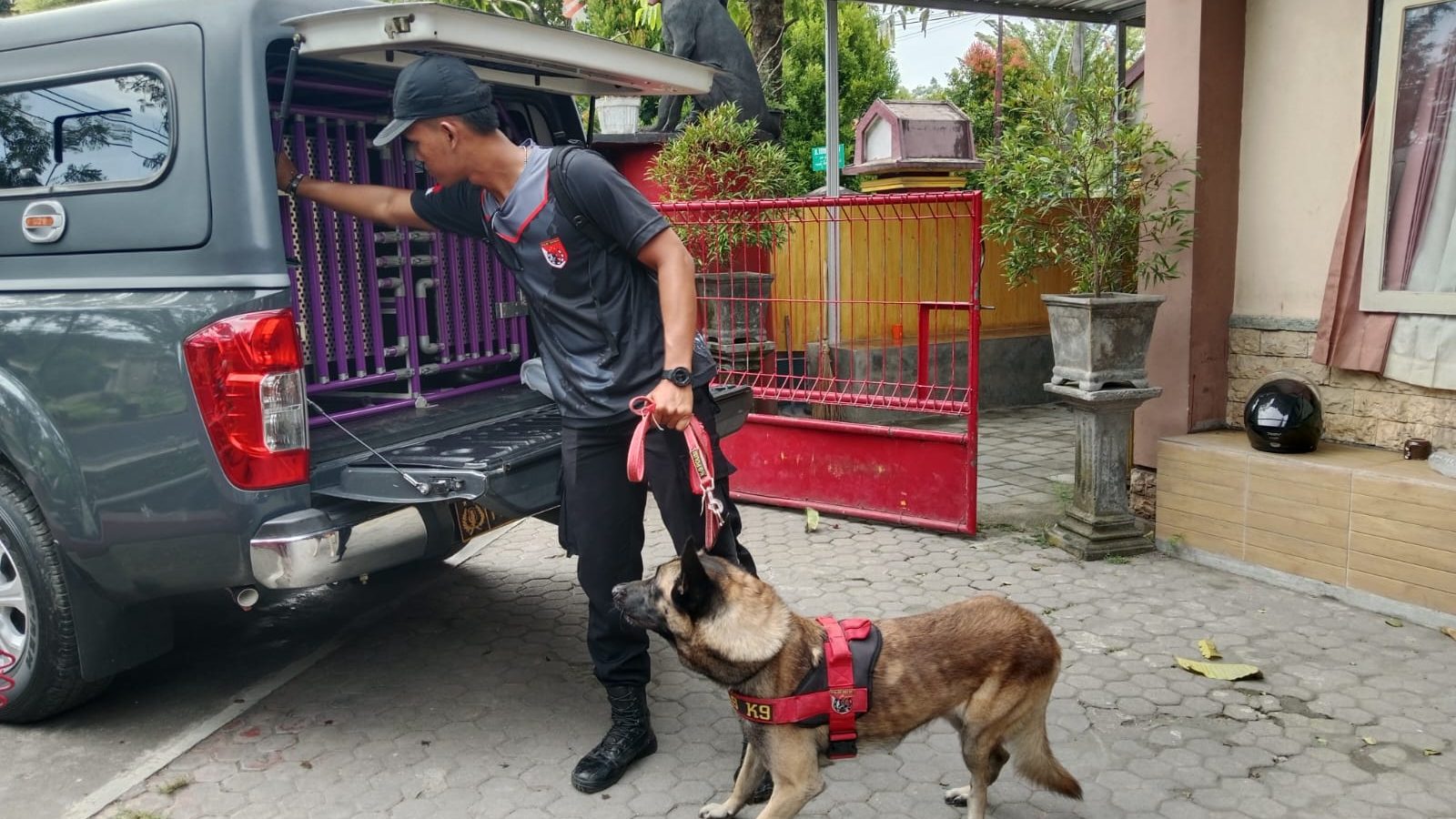 Polda NTB Kerahkan Polmas K9 berkemampuan SAR untuk Bantu Pencarian Korban Banjir Bima