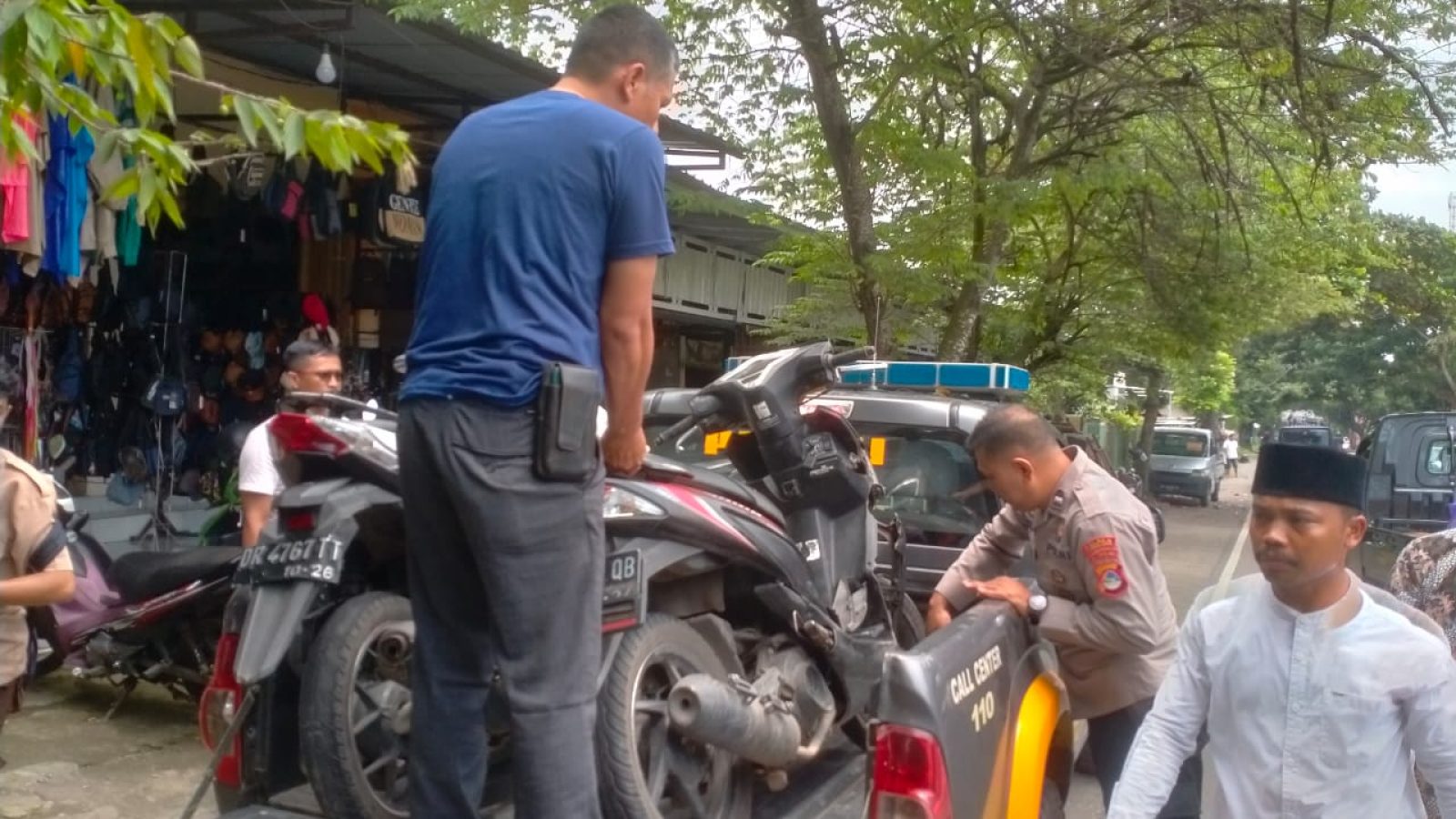 Dua Maling Ayam Diamuk Warga, Pelaku Sempat Kabur Tabrak Pelajar