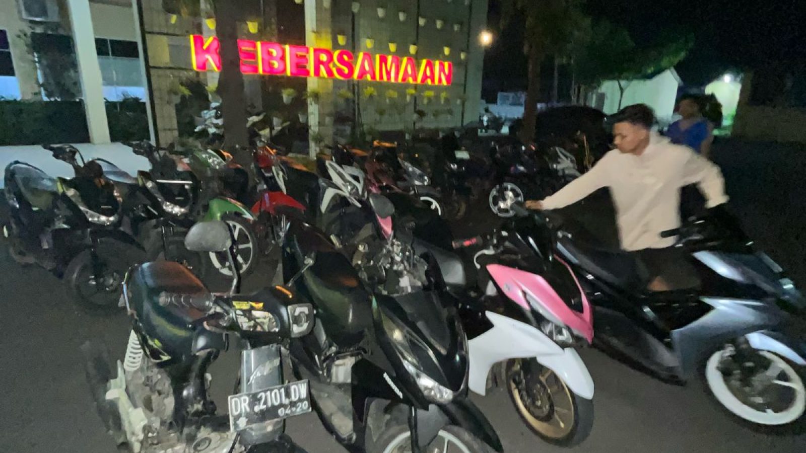 Balapan Liar, Polres Loteng Amankan Puluhan Sepeda Motor