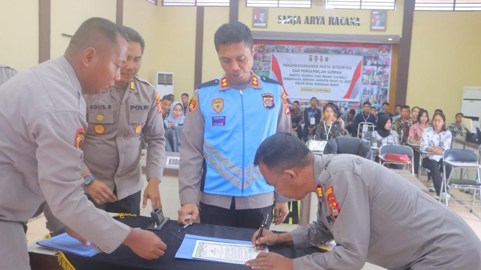 Penerimaan Anggota Polri, Polres Lombok Utara Gelar Penandatanganan Pakta Integritas
