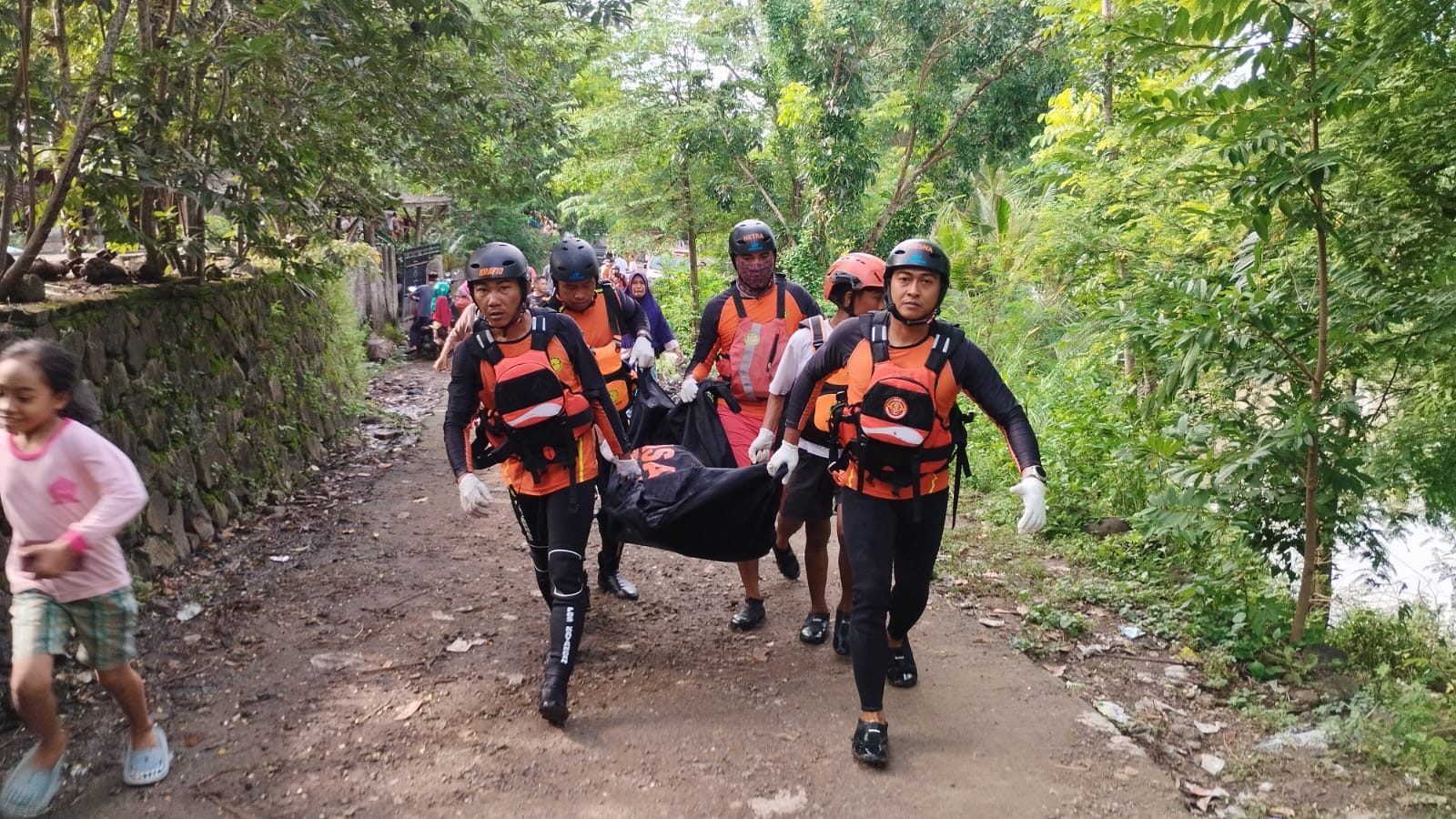 Tim SAR Temukan Anak 8 Tahun yang Hilang di Sungai Lombok Tengah