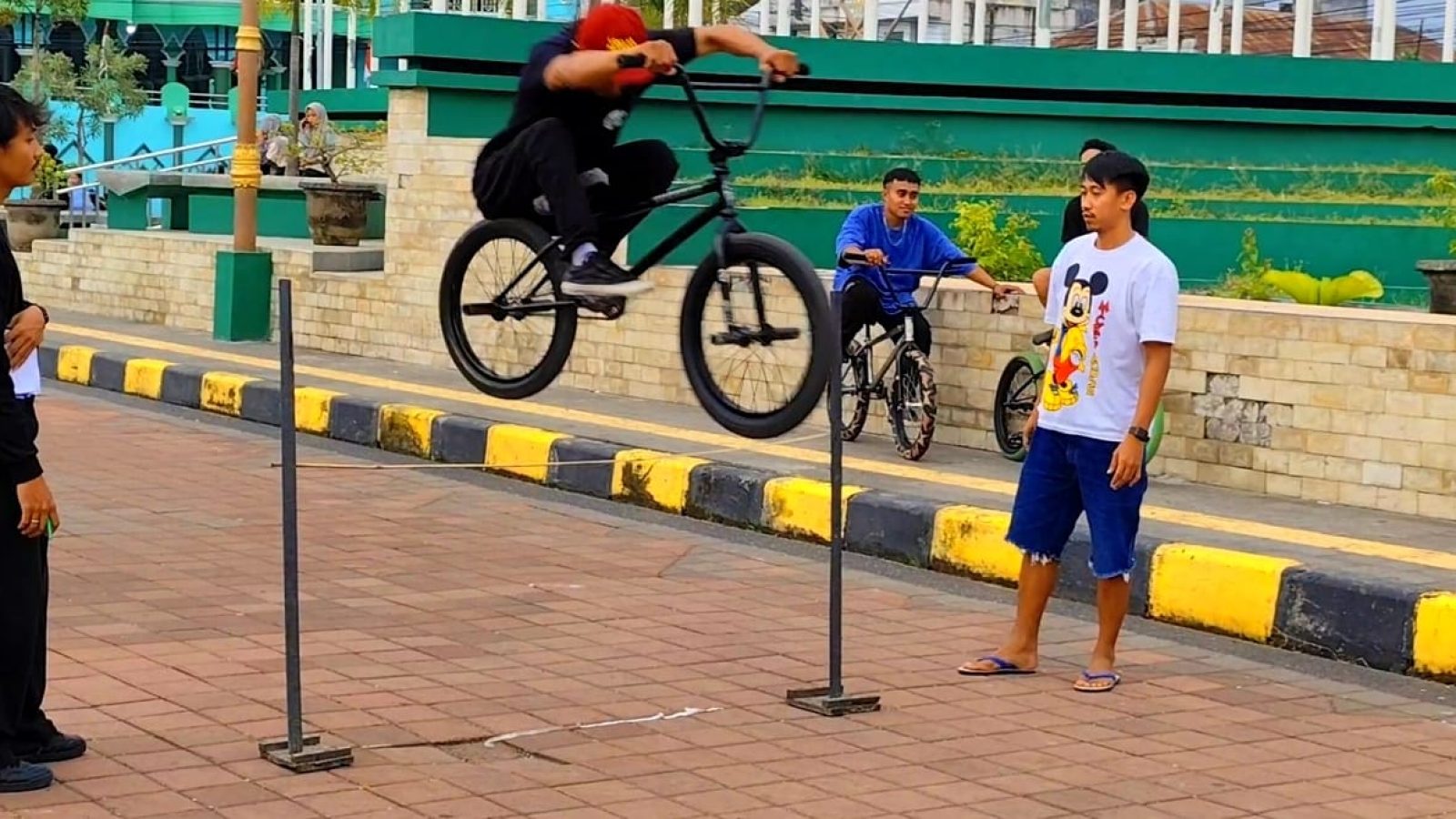 Komunitas BMX GXBLTime Gelar Ngabuburit dengan Aksi Freestyle