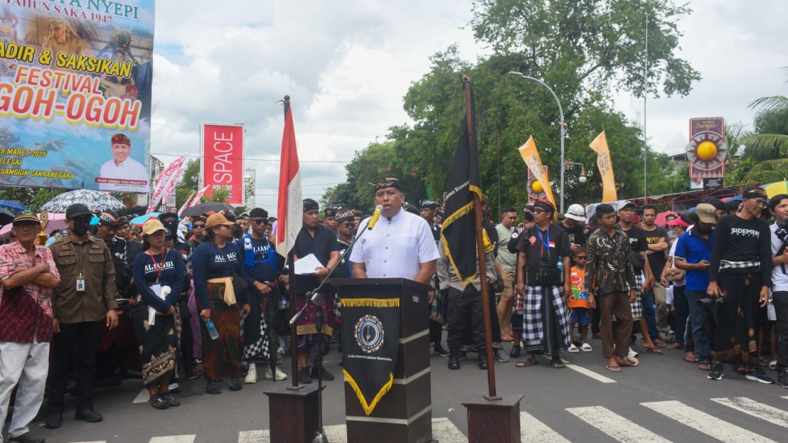 Gubernur Iqbal Lepas Pawai Ogoh Ogoh Rangkaian Perayaan Nyepi 2025