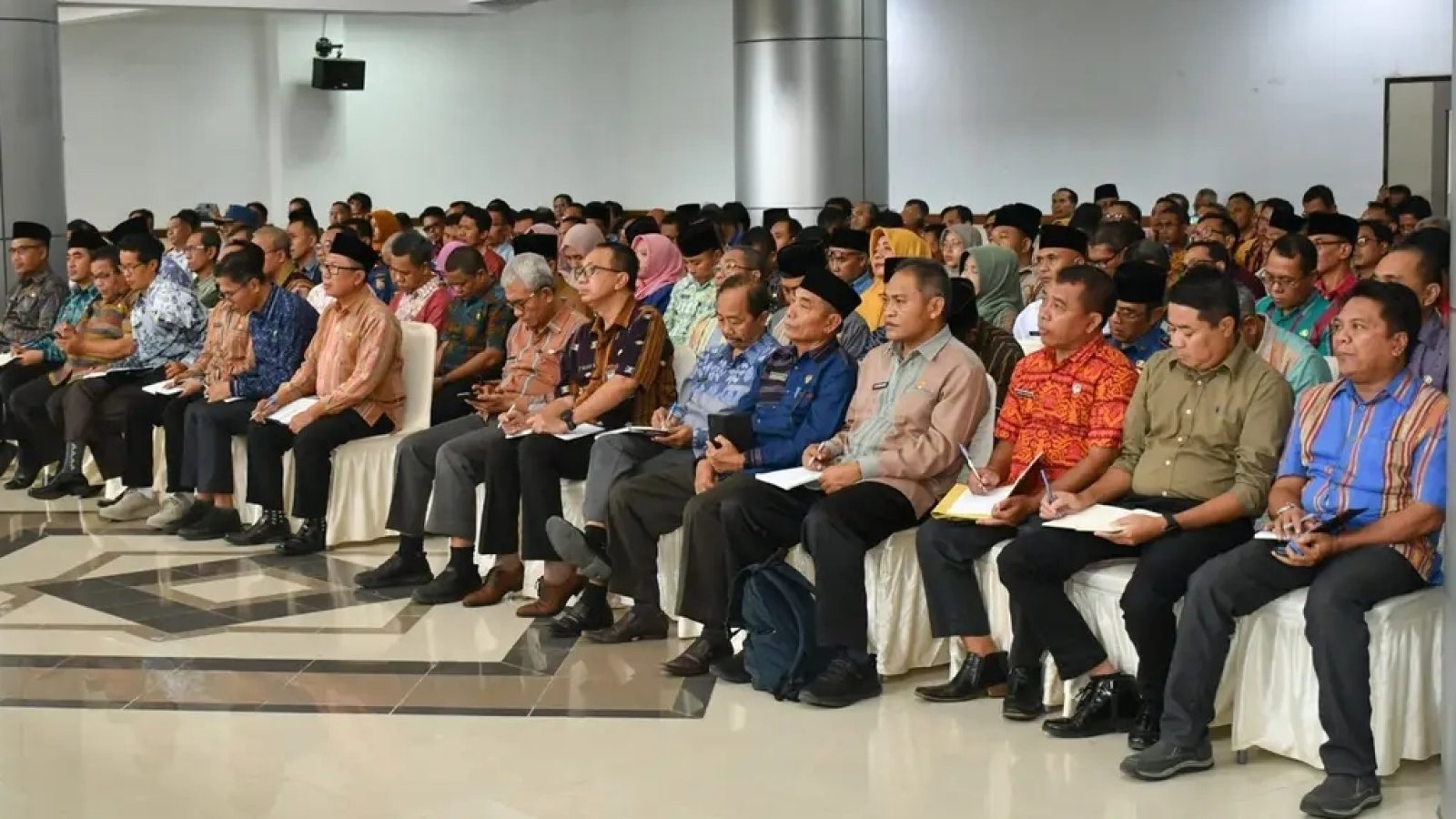 Tingkatkan PAD, Bupati Lotim Tekankan Perbanyak Kerja