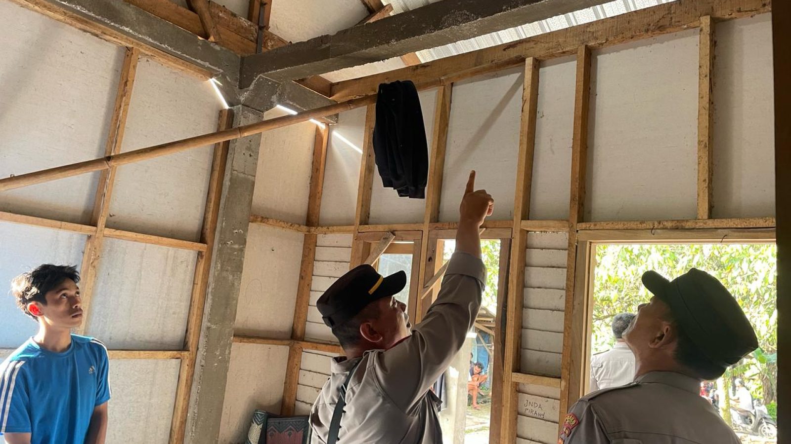 Pria Genggelang Tewas Gantung Diri