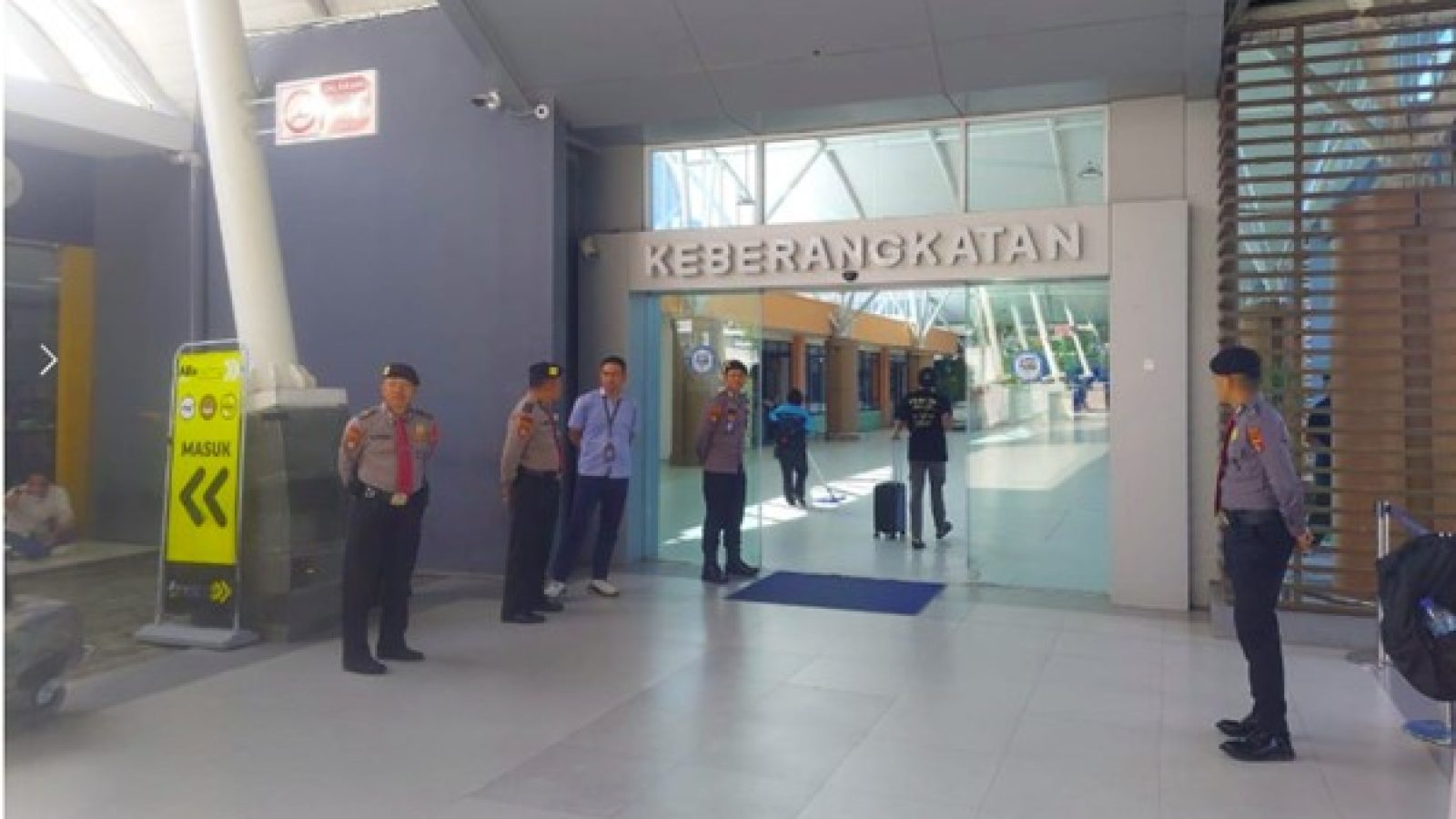 Polda NTB Gencarkan Patroli Pengamanan di Terminal BIZAM dan DAMRI Pasca Lebaran