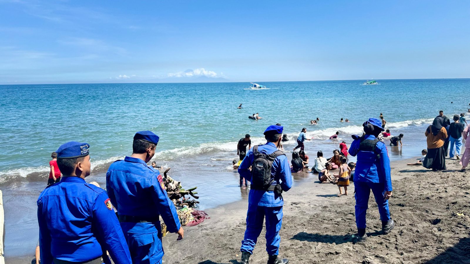 Ditpolairud Polda NTB Gelar Patroli Laut dan Imbau Keselamatan Pengunjung Pantai