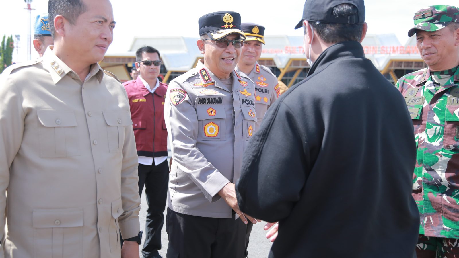 Mentan RI Disambut Kapolda di Sumbawa