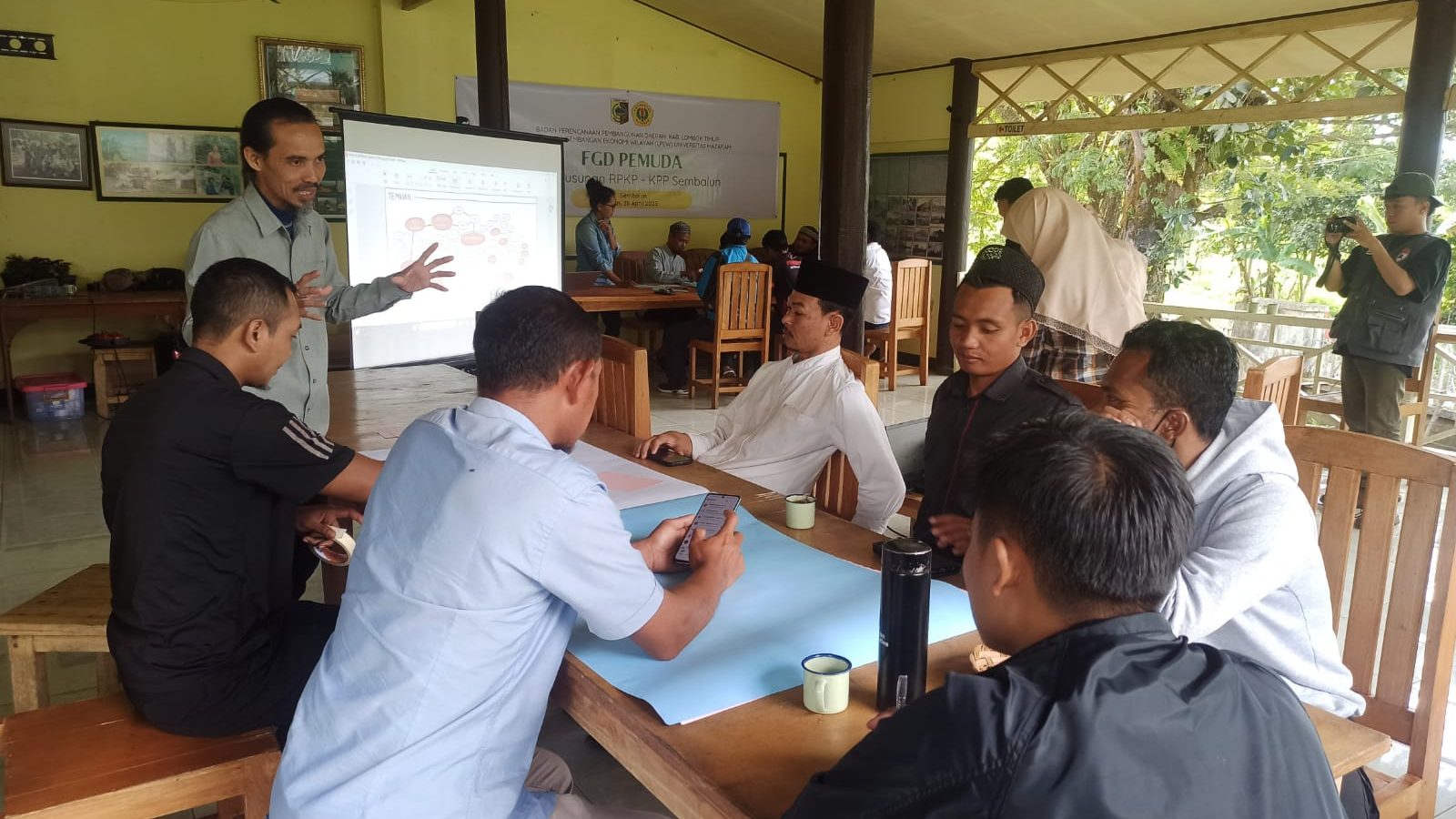 Pemuda Sembalun FGD Bahas Rencana Pembangunan Perdesaan Berkelanjutan