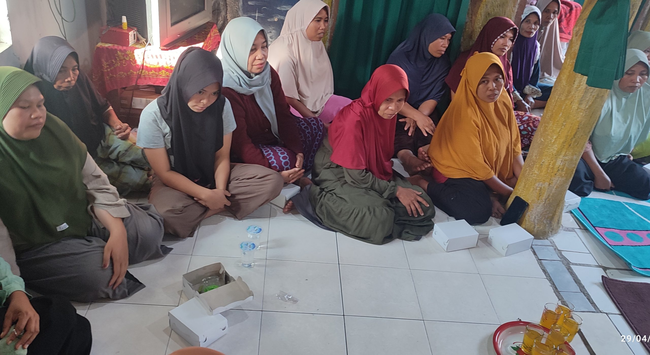 Cegah Perkawinan Anak, Para Ibu di Desa Aik Dewa Berdialog  Riang Gembira