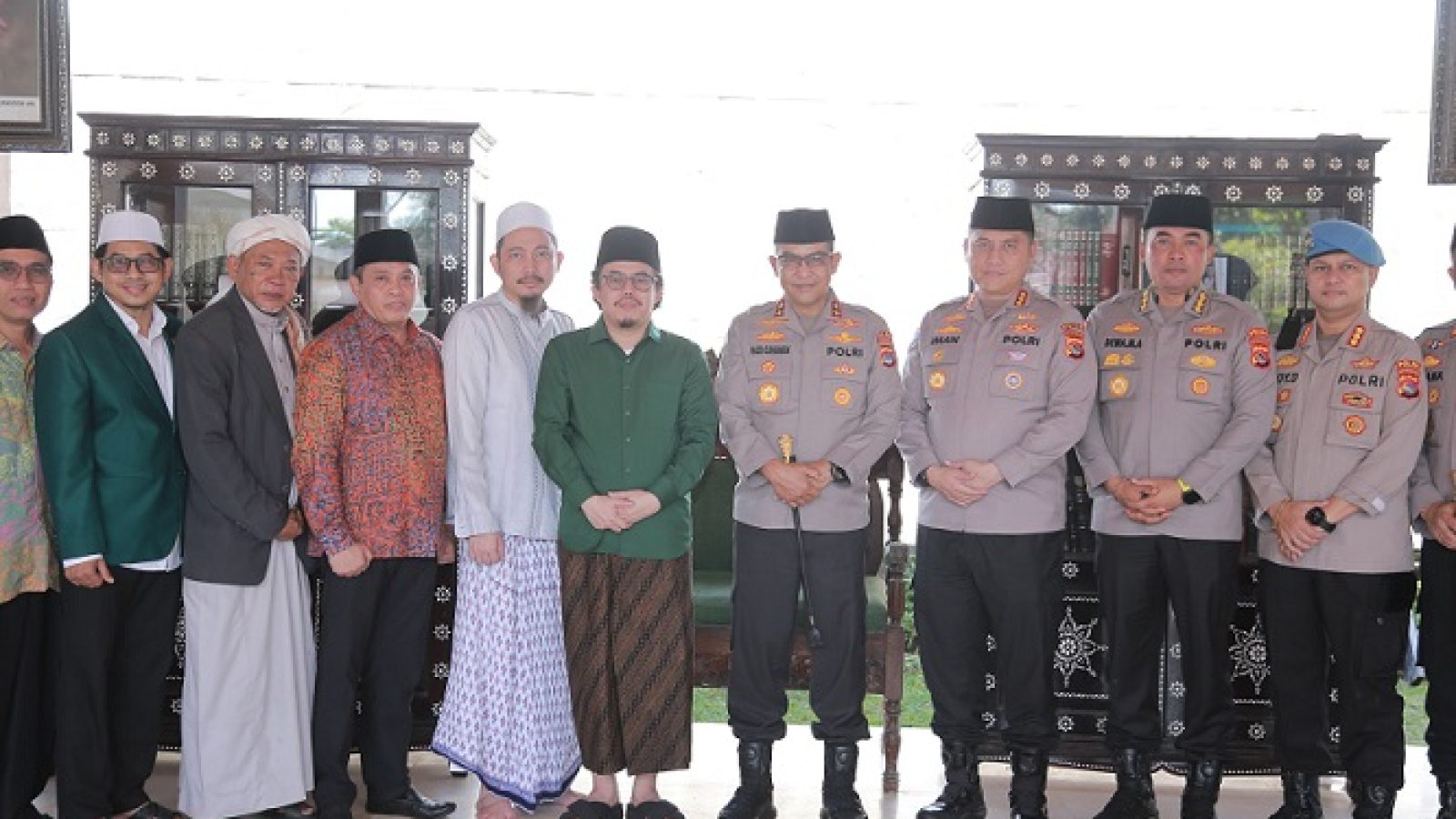 Kapolda NTB Sowan ke Tokoh NW, Jalin Silaturahmi dan Rawat Kedamaian