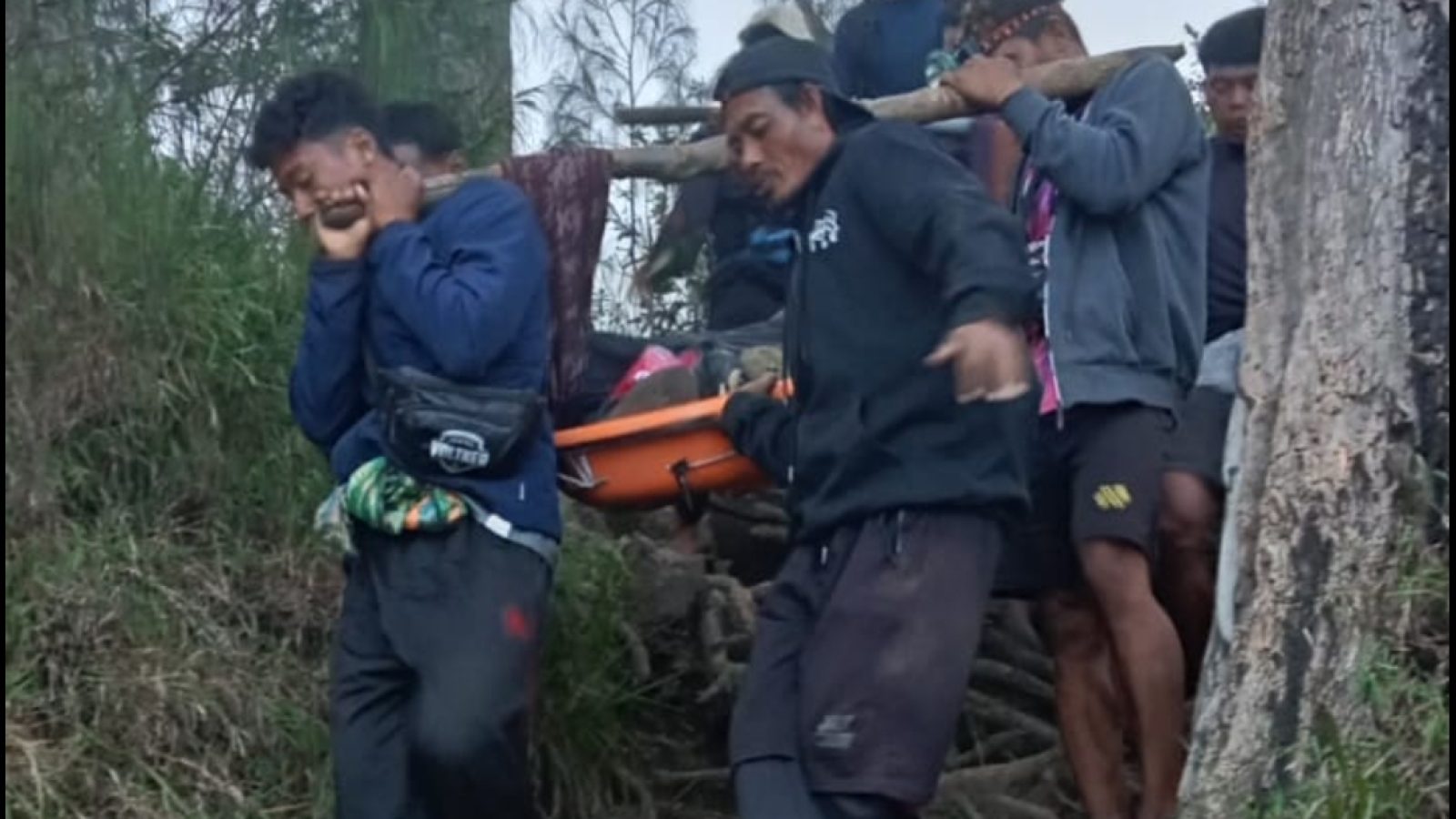 Pendaki Asal Malaysia Terjatuh di Gunung Rinjani