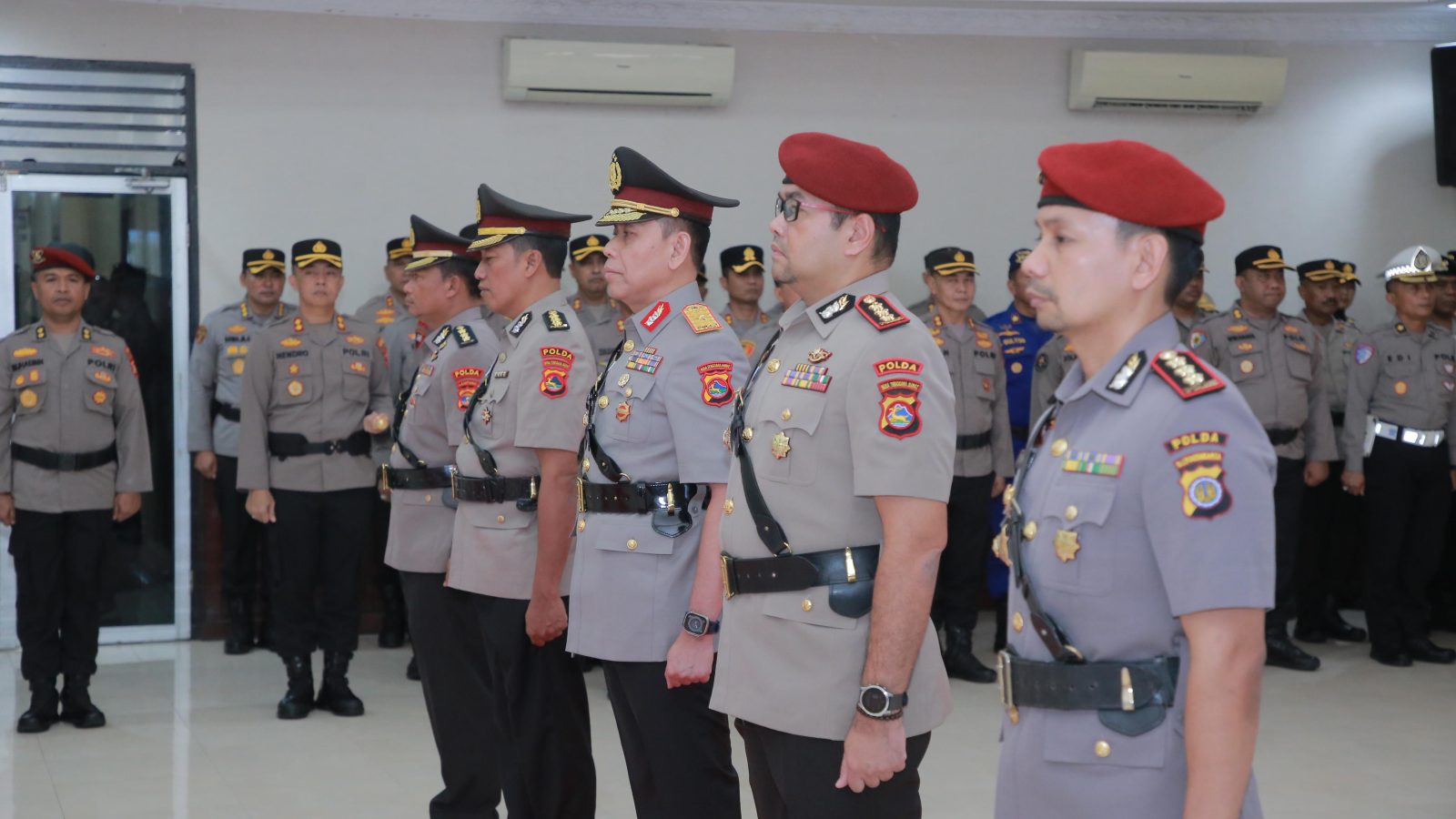 Irjen Pol. Hadi Gunawan Pimpin Pelantikan Wakapolda NTB