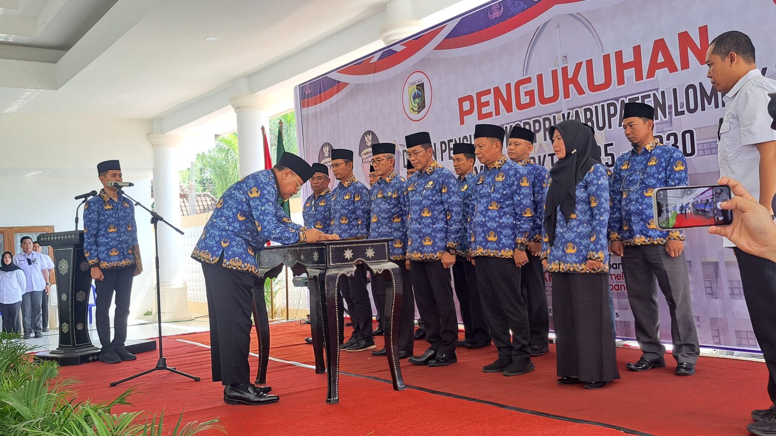 Dewan Pengurus KORPRI Lombok Timur Dikukuhkan