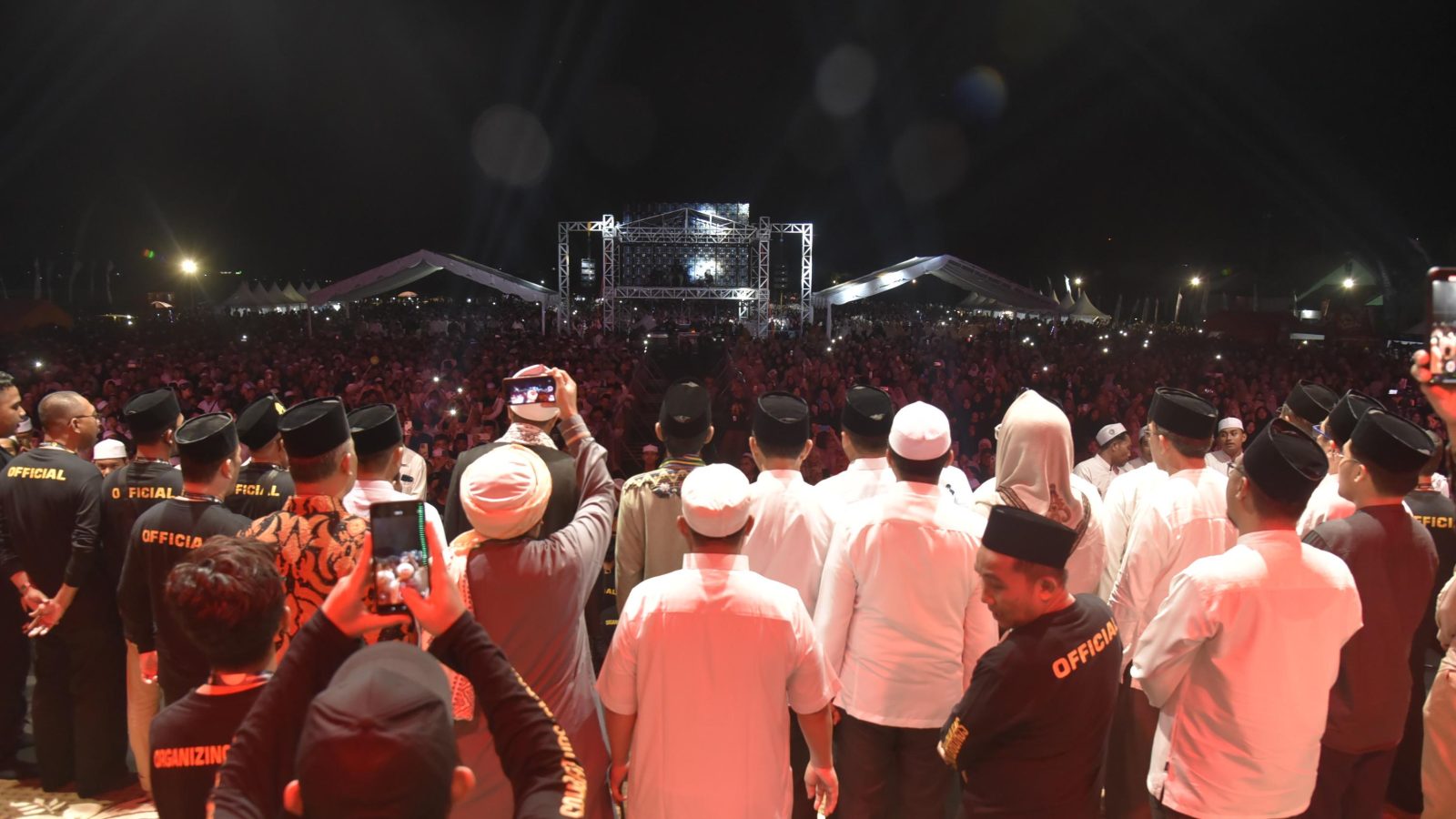 UAS Hadir di Lombok, Ribuan Warga NTB Tumpah