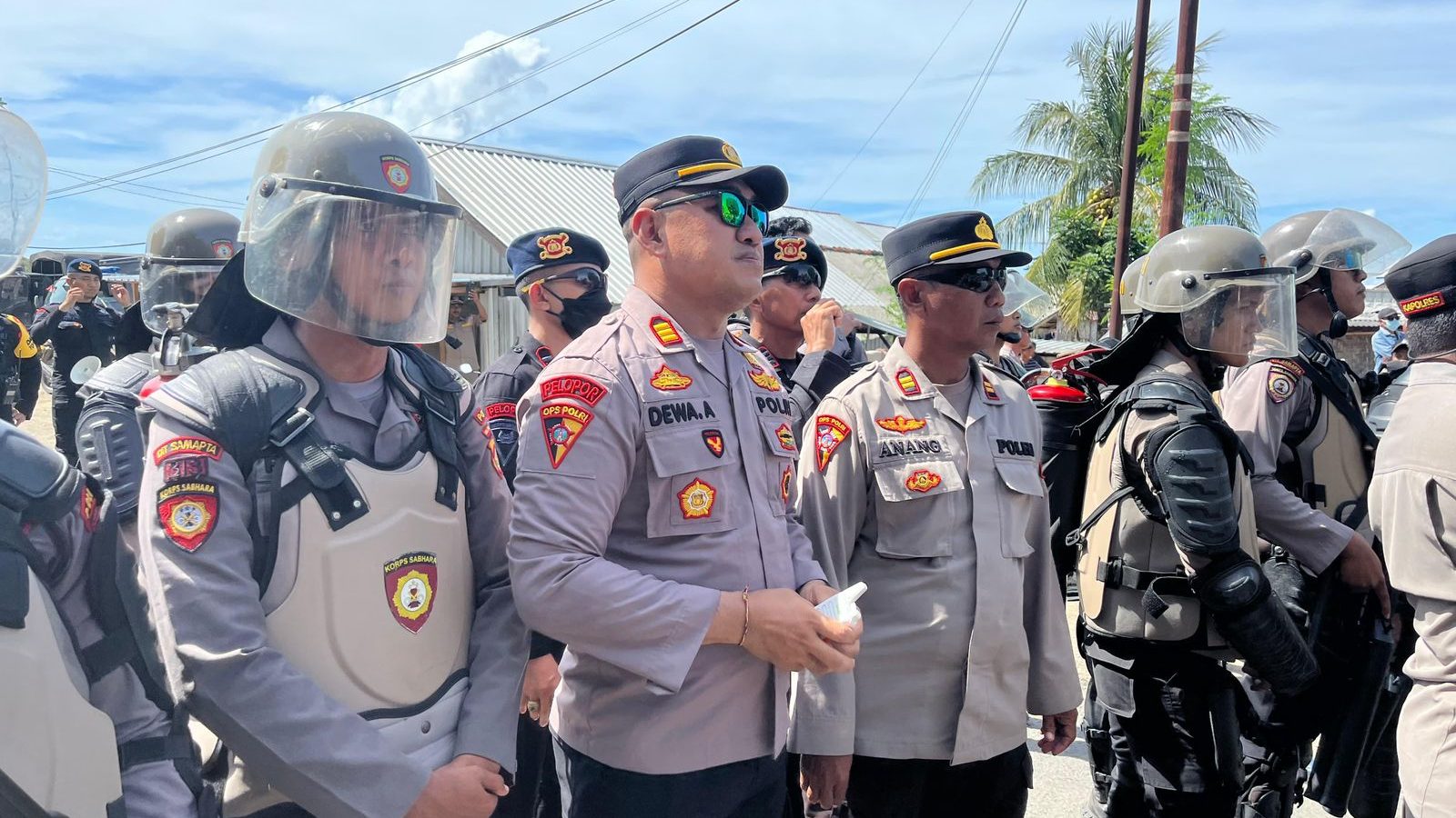 Polisi Kawal Aksi Damai KP4S