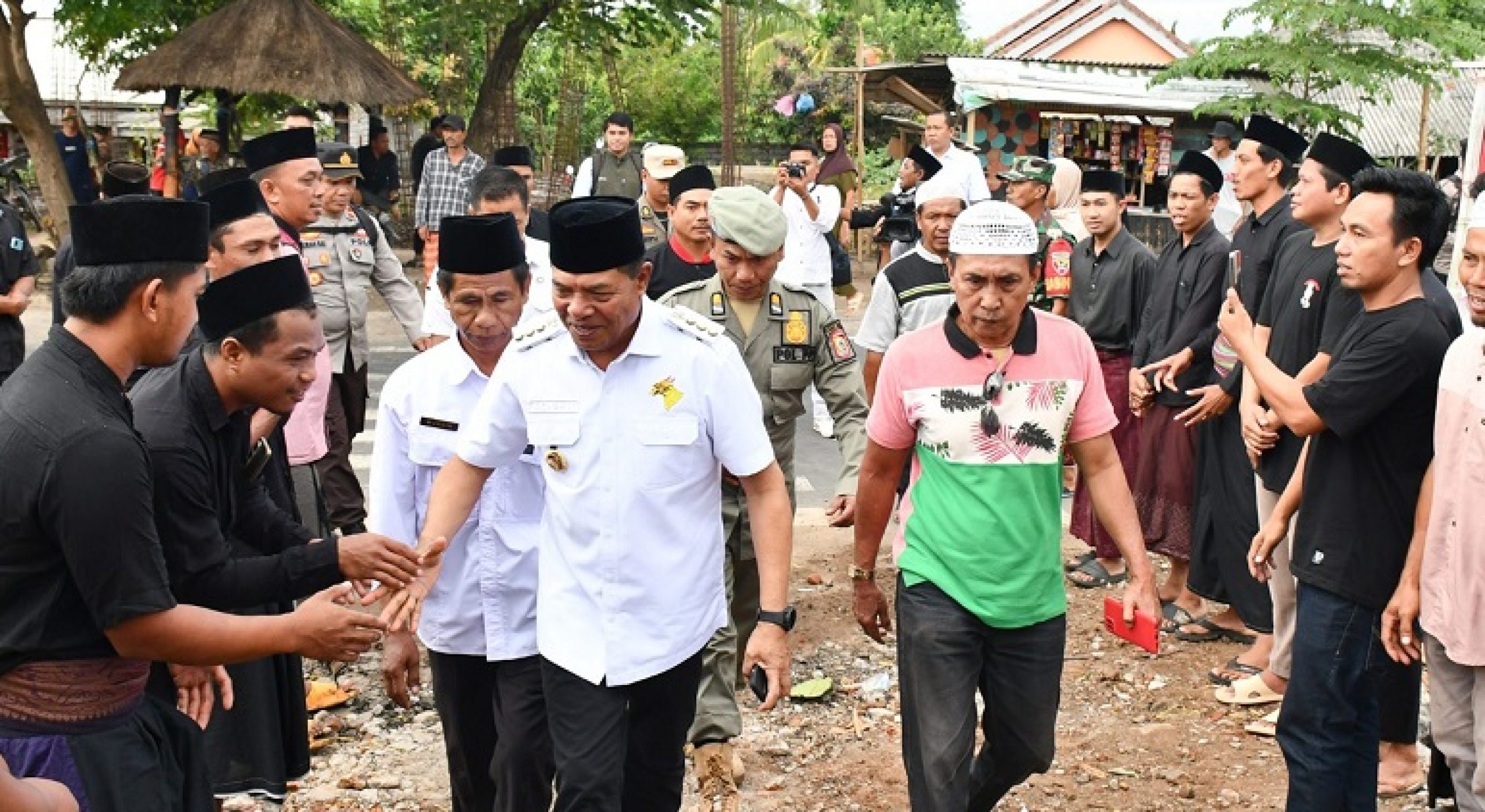 Bupati Lombok Timur Apresiasi Antusiasme Masyarakat Bangun Masjid