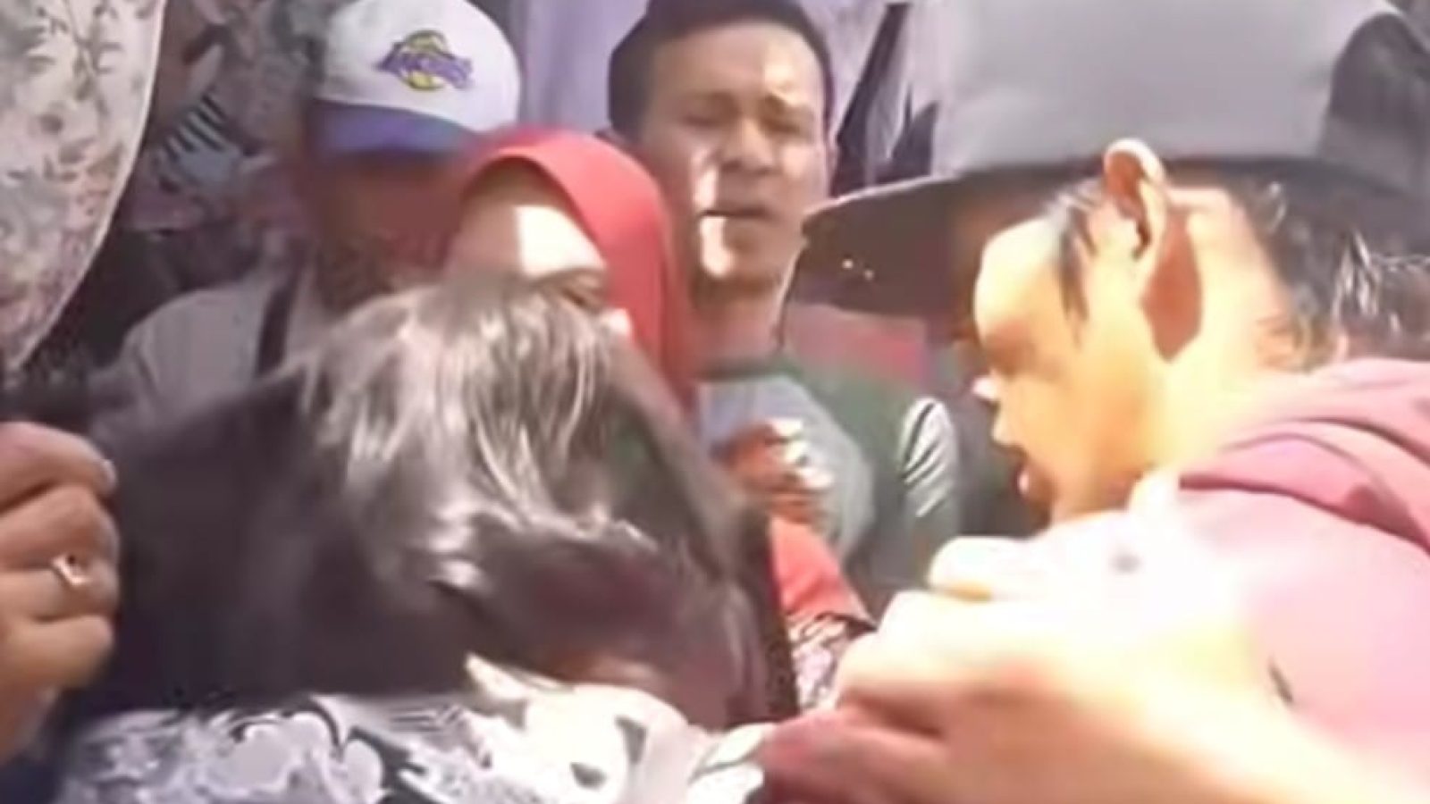 Emak Emak Kepergok Nyopet di Pasar Kotaraja, Sempat Diamuk Pedagang