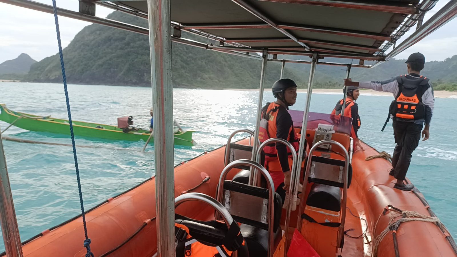 Remaja Lombok Tengah Hilang Terseret Ombak di Pantai Ketapak