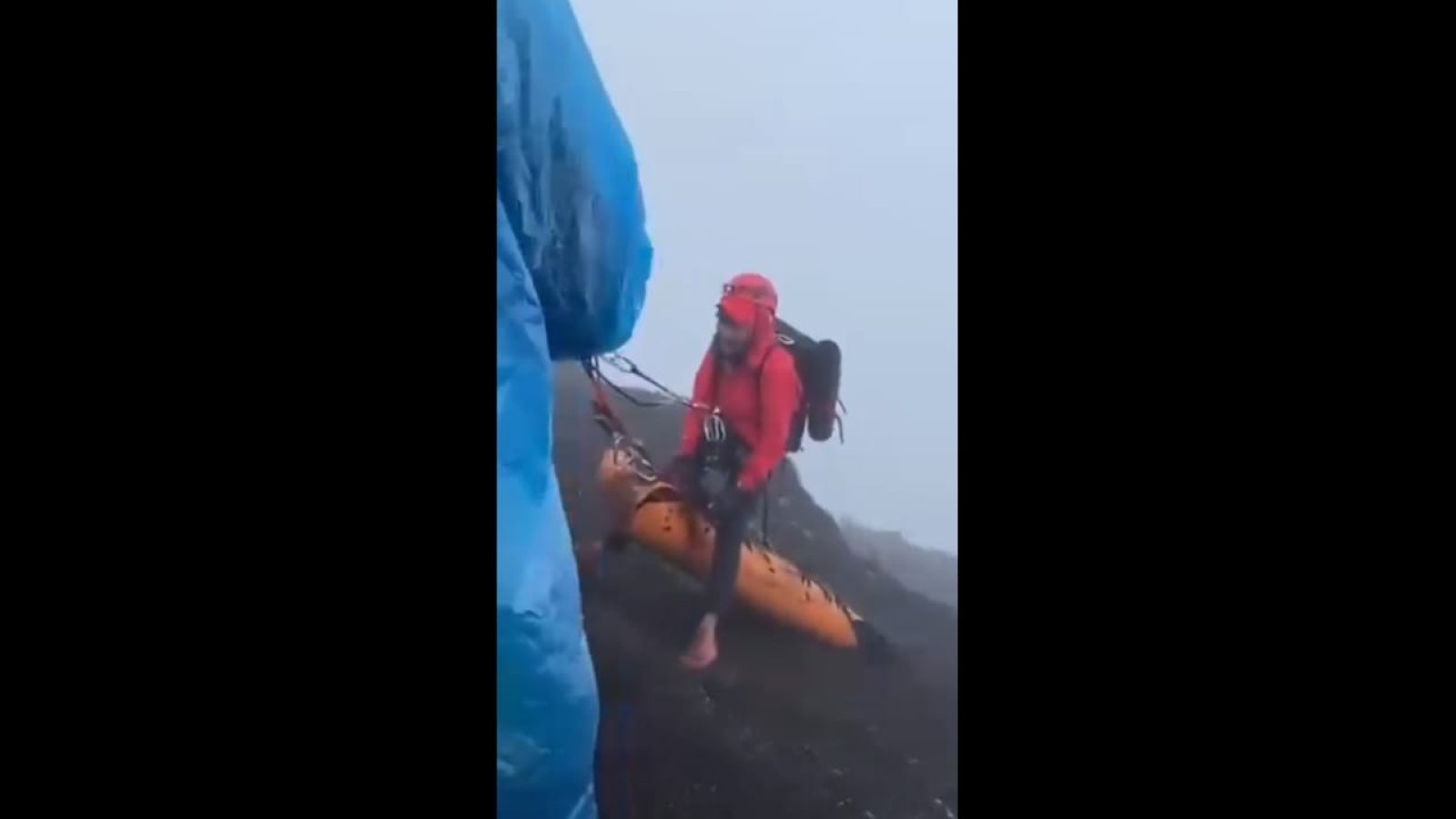 Setelah 6 Jam Proses Evakuasi, Jasad WNA Brasil Berhasil Diangkat Dari Kedalaman 600 Meter