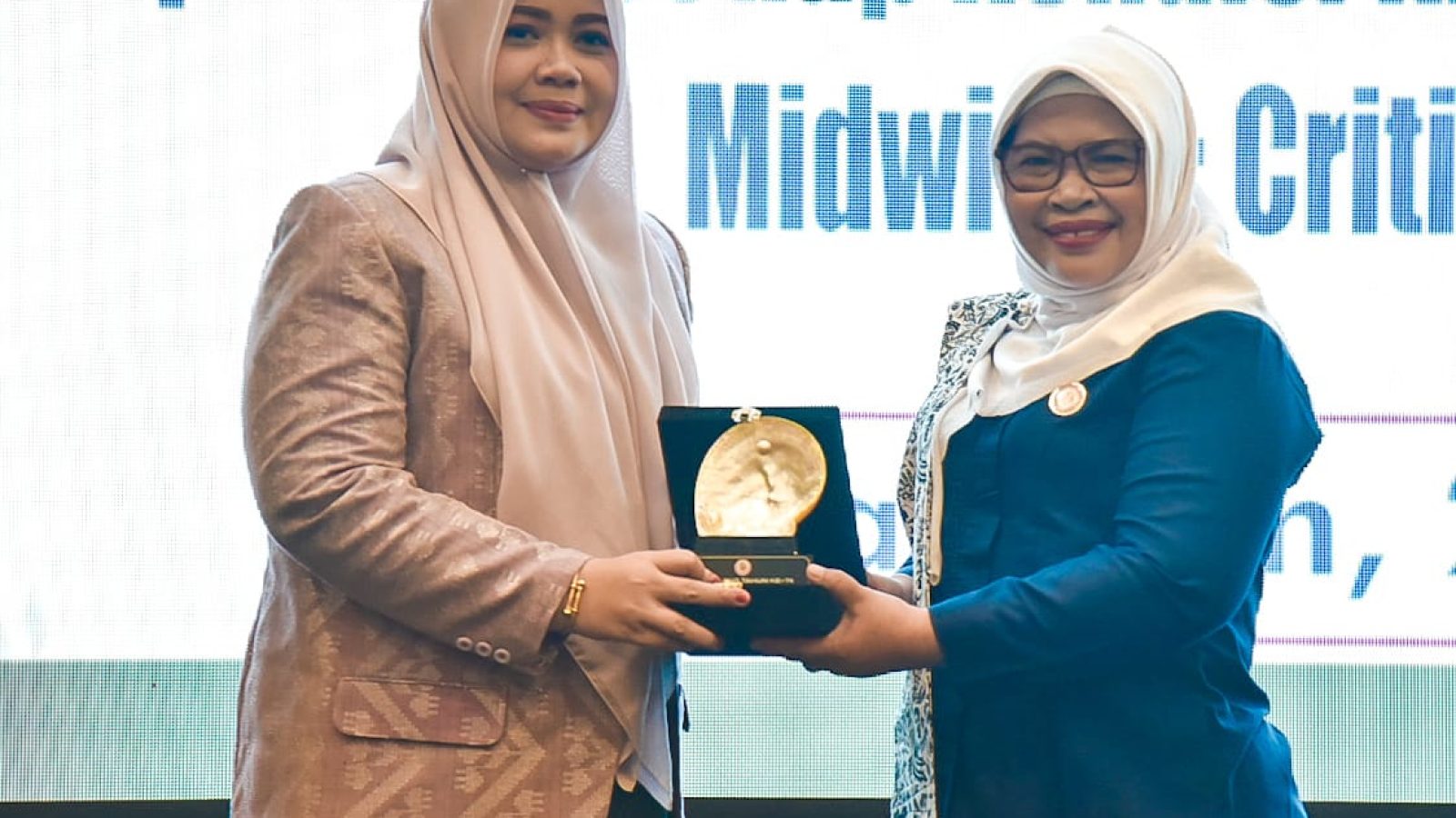 Bidan Garda Terdepan Pelayanan Kesehatan