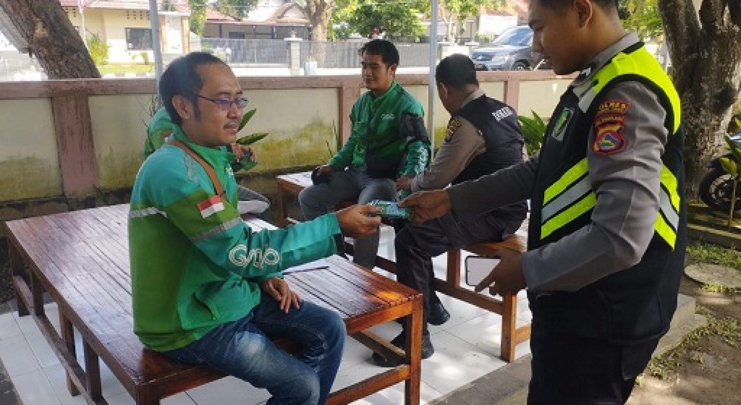 Jelang HUT Bhayangkara Ke-79, Ratusan Ojol Dapat Layanan Kesehatan Gratis