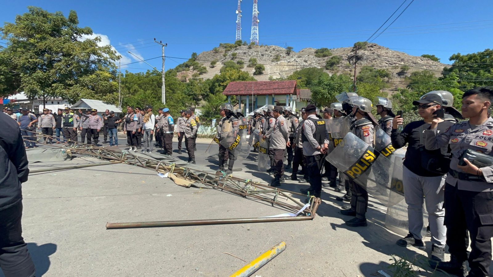 Pengamanan Humanis, Polisi Jadikan Poto Tano Zona Aman Aksi Damai PPS