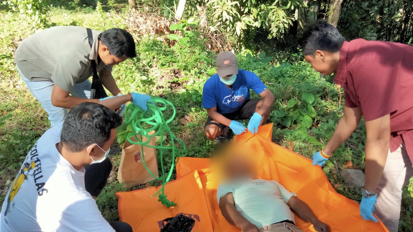 Diduga Bunuh Diri, Mayat Pria Ditemukan di Perkebunan