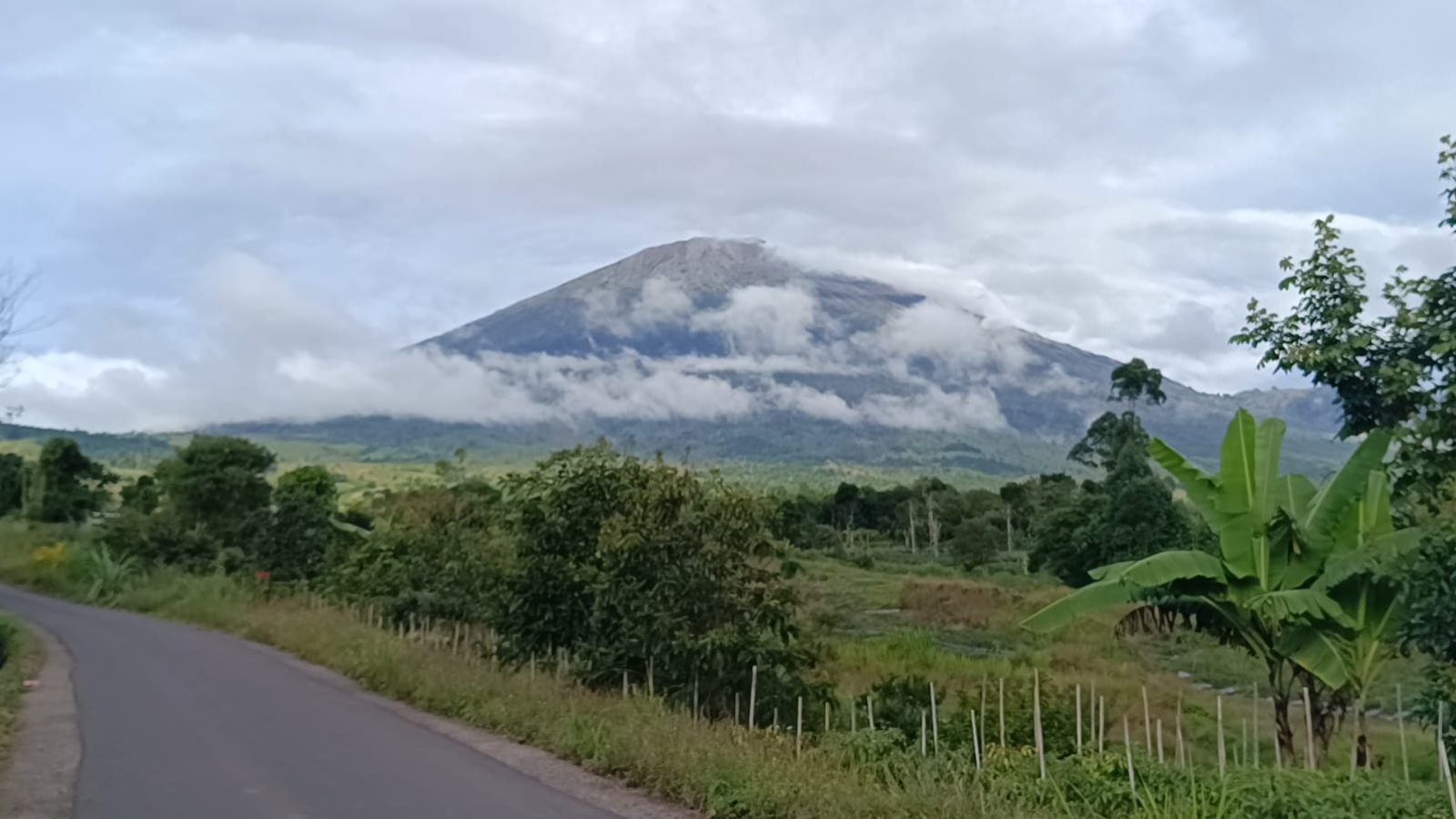 Dear Para Pendaki, Semua Jalur Pendakian Gunung Rinjani Ditutup Mulai 1 Agustus