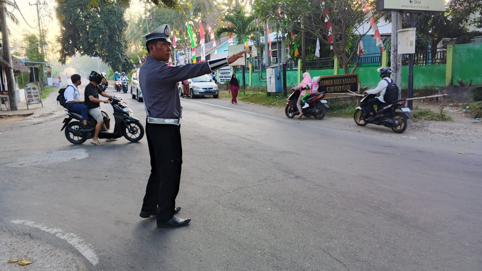 Satlantas Polres Lombok Utara laksanakan Rawan Pagi, wujudkan Pelayanan Dan Pembinaan Lalu Lintas