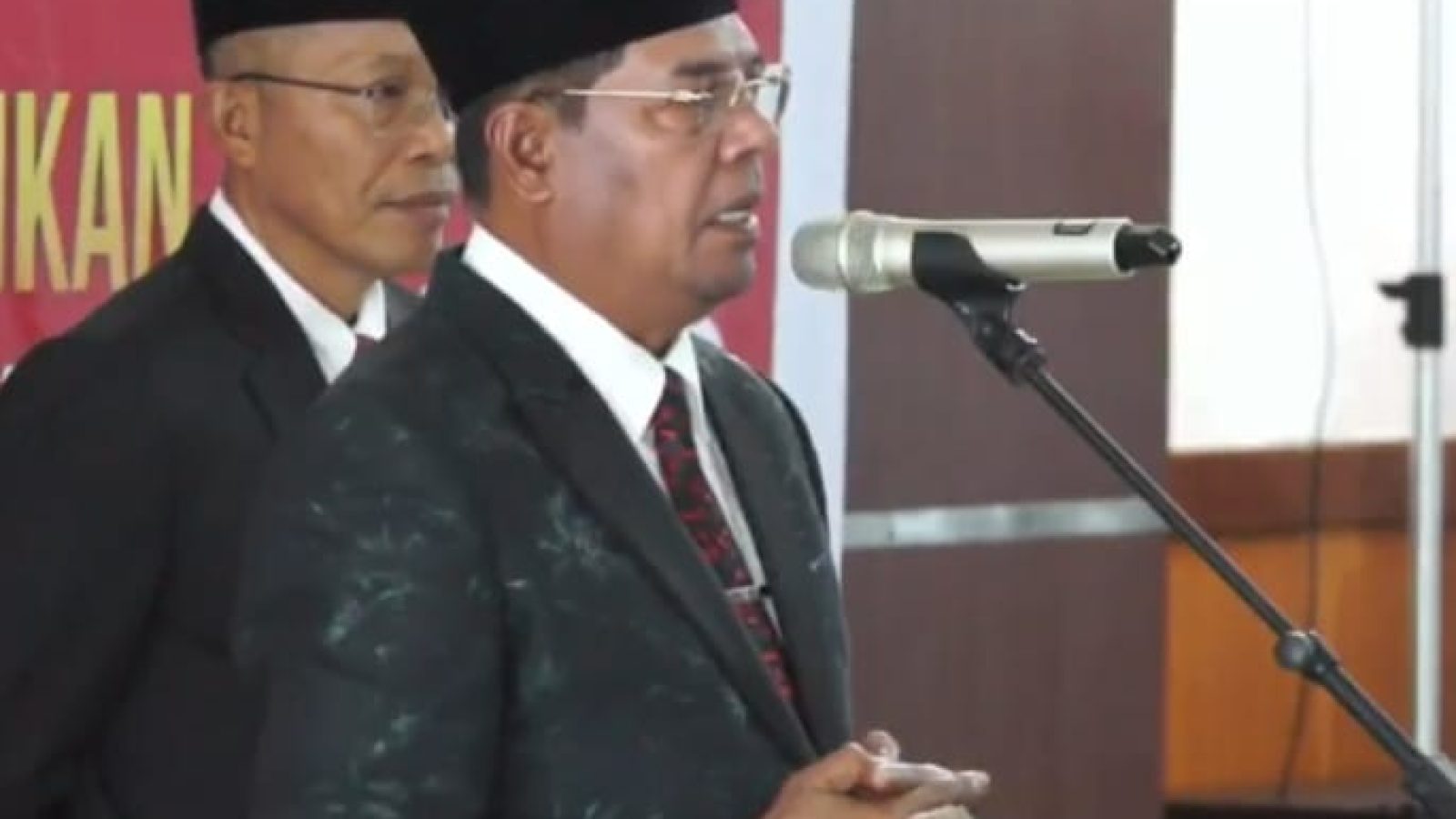 Bupati Lombok Timur Mutasi 34 Pejabat, 3 Plt Jadi Kadis Definitif