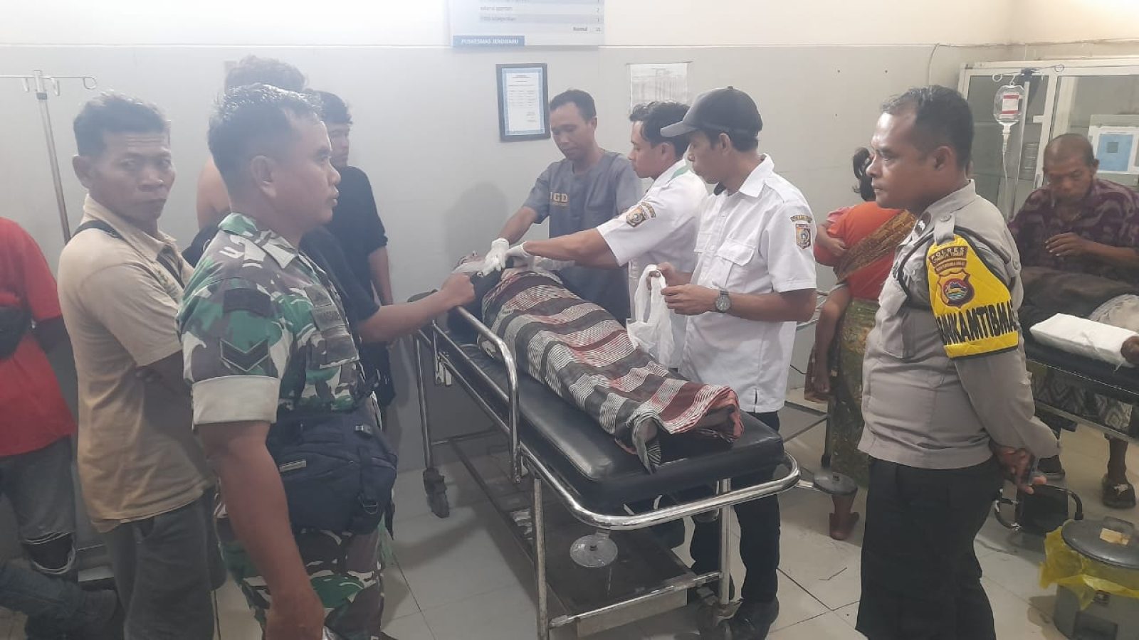 WNA Asal Inggris Tewas Di Pantai Pink Usai Snorkeling