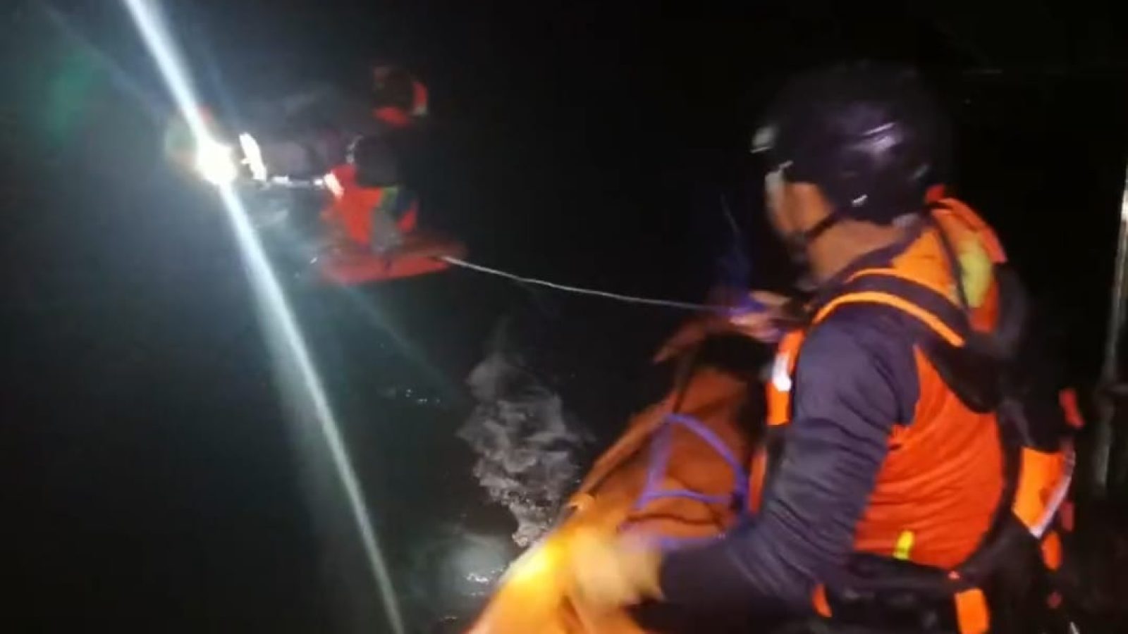 Kapal Ikan Alami Kebocoran di Perairan Lombok, Tiga ABK Berhasil Diselamatkan