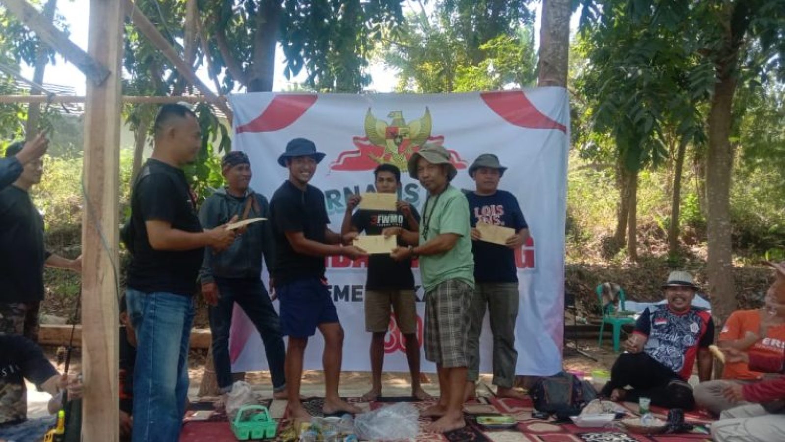 Jurnalis di Lombok Timur Rayakan HUT RI Ke – 80 Dengan Lomba Mancing