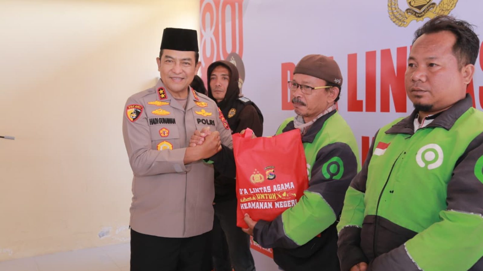 Kapolda NTB dan FKUB Ajak Ojol hingga Anak Yatim Doakan Keamanan Bangsa