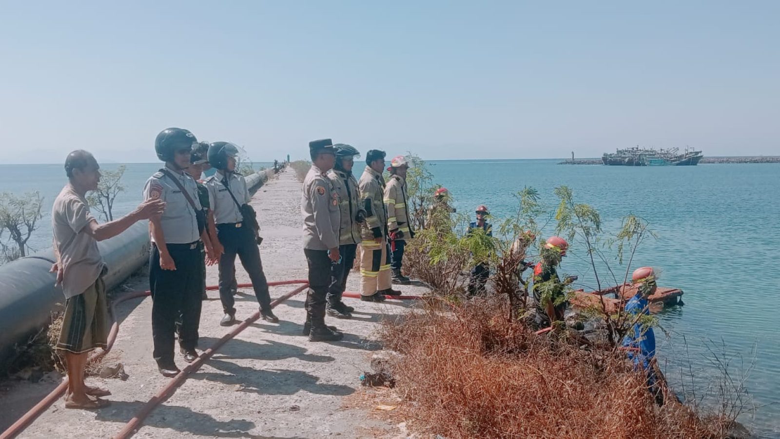 Kapal Milik PT NSL Di Dermaga Labuhan Haji Ludes Terbakar