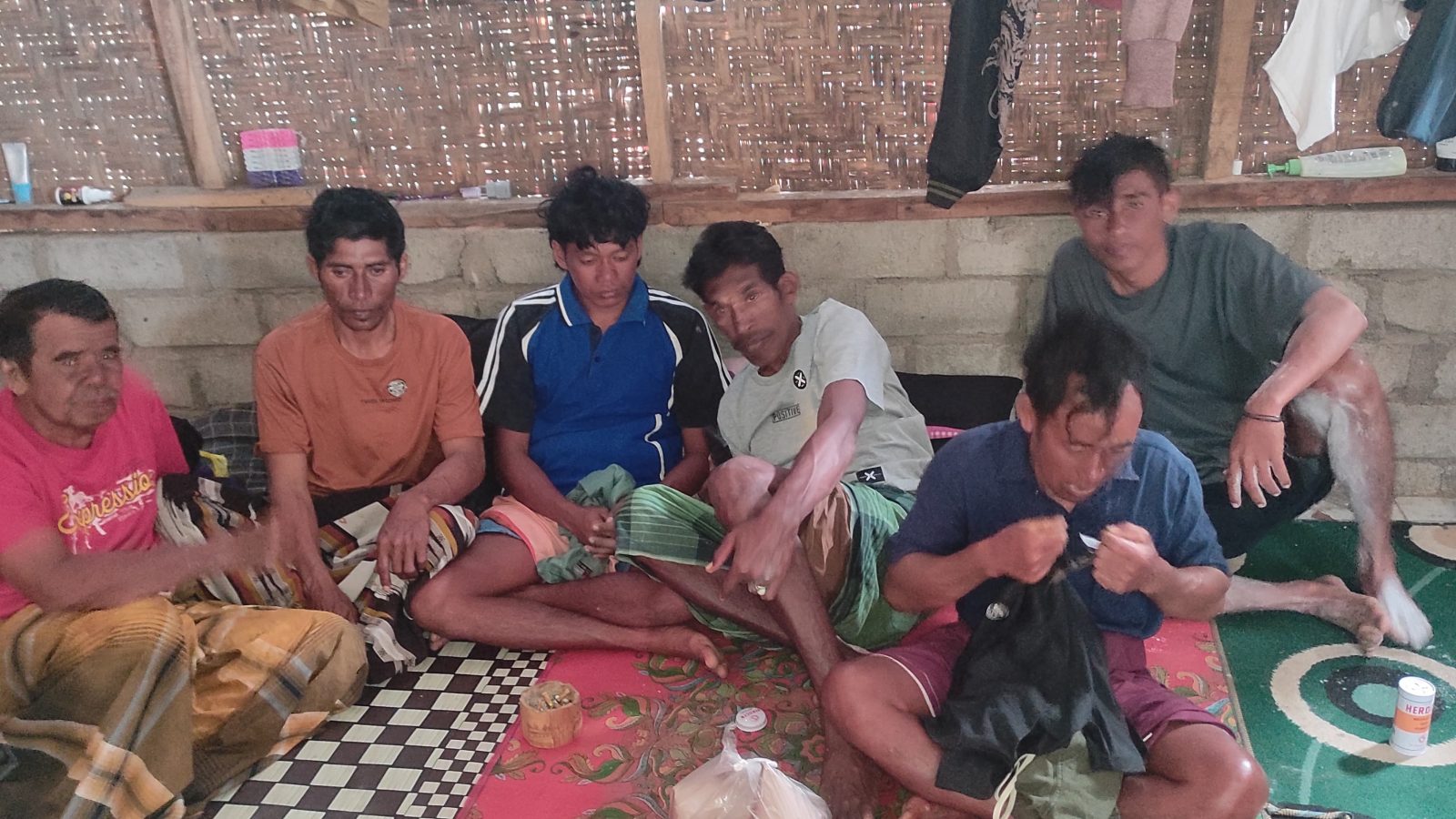 Terombang -Ambing Selama 5 Hari, 6 Pelaut Dievakuasi ke Puskesmas Bayan