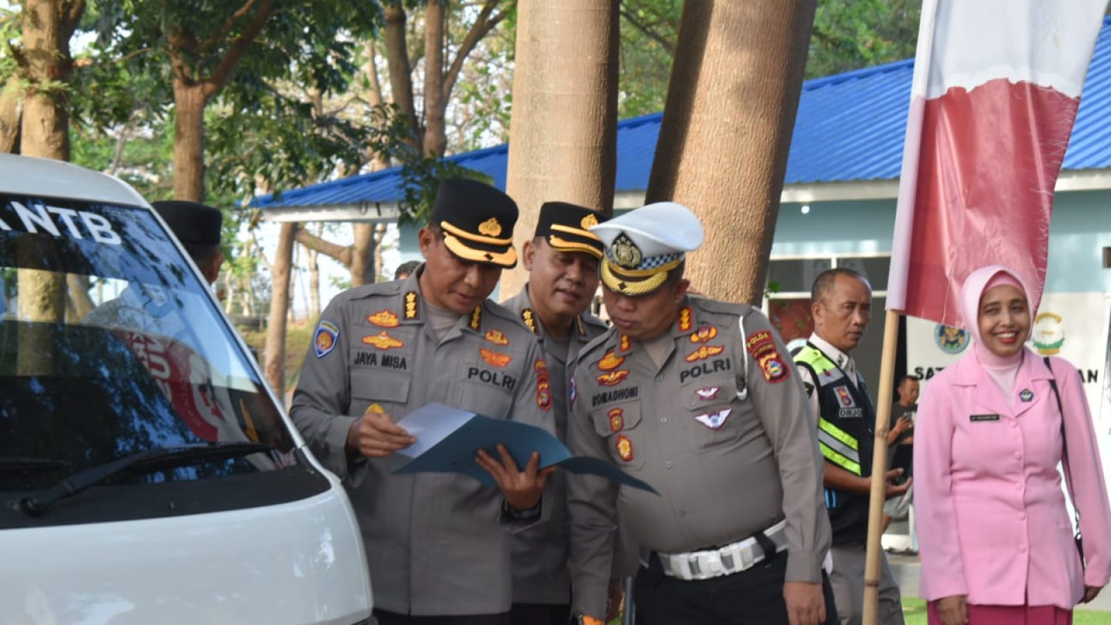 Kolaborasi Polda NTB dan BGN RI, Siswa di Ampenan Dapat MBG Gratis