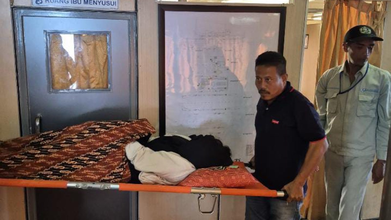 Dramatis! Seorang Ibu Melahirkan Di Atas Kapal Ferry Kayangan – Poto Tano