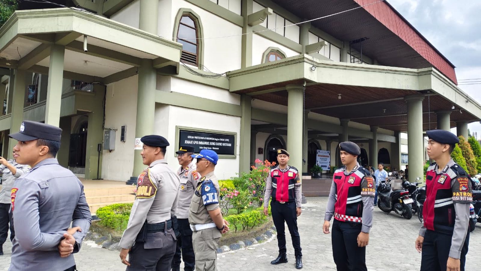 Polda NTB Perketat Pengamanan Gereja dan Kantor DPRD Pasca Aksi Unjuk Rasa