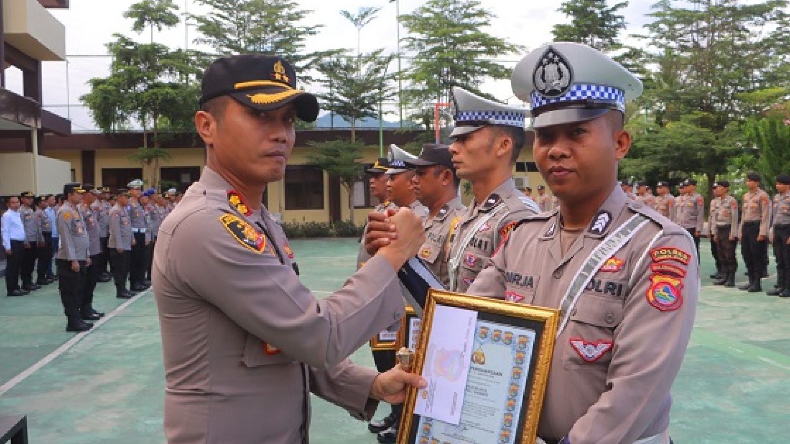 Lima Polisi Lombok Utara Digelontor Penghargaan