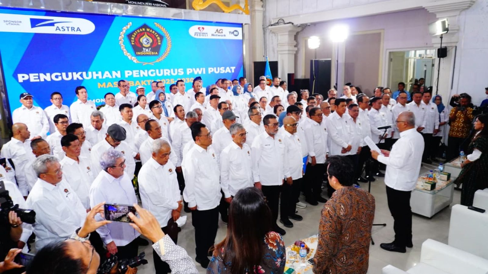 Pengurus PWI Pusat Periode 2025-2030 Resmi Dikukuhkan di Monumen Pers Solo
