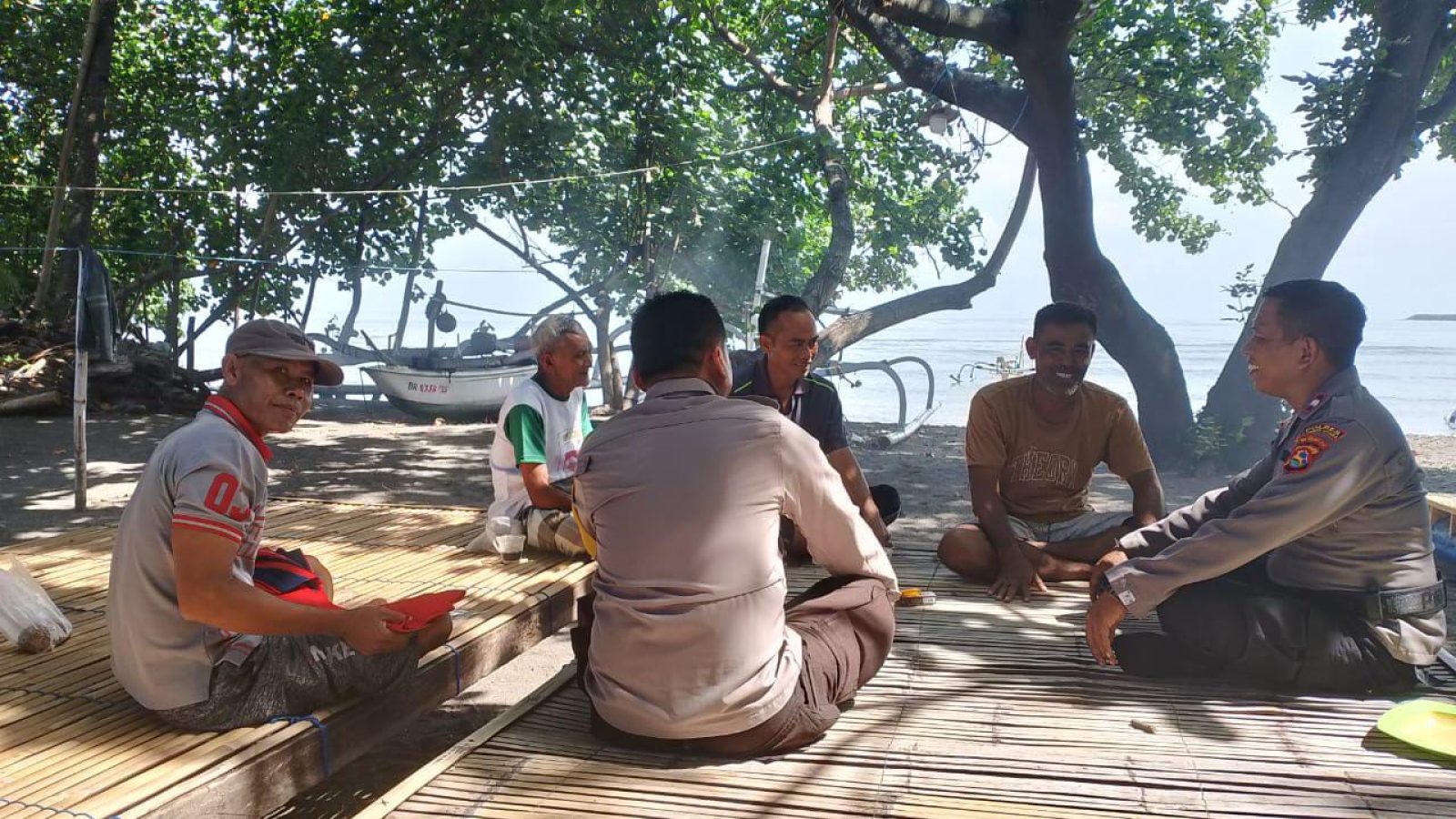 Polairud Jaga Kondusivitas di Tengah Masyarakat Pesisir