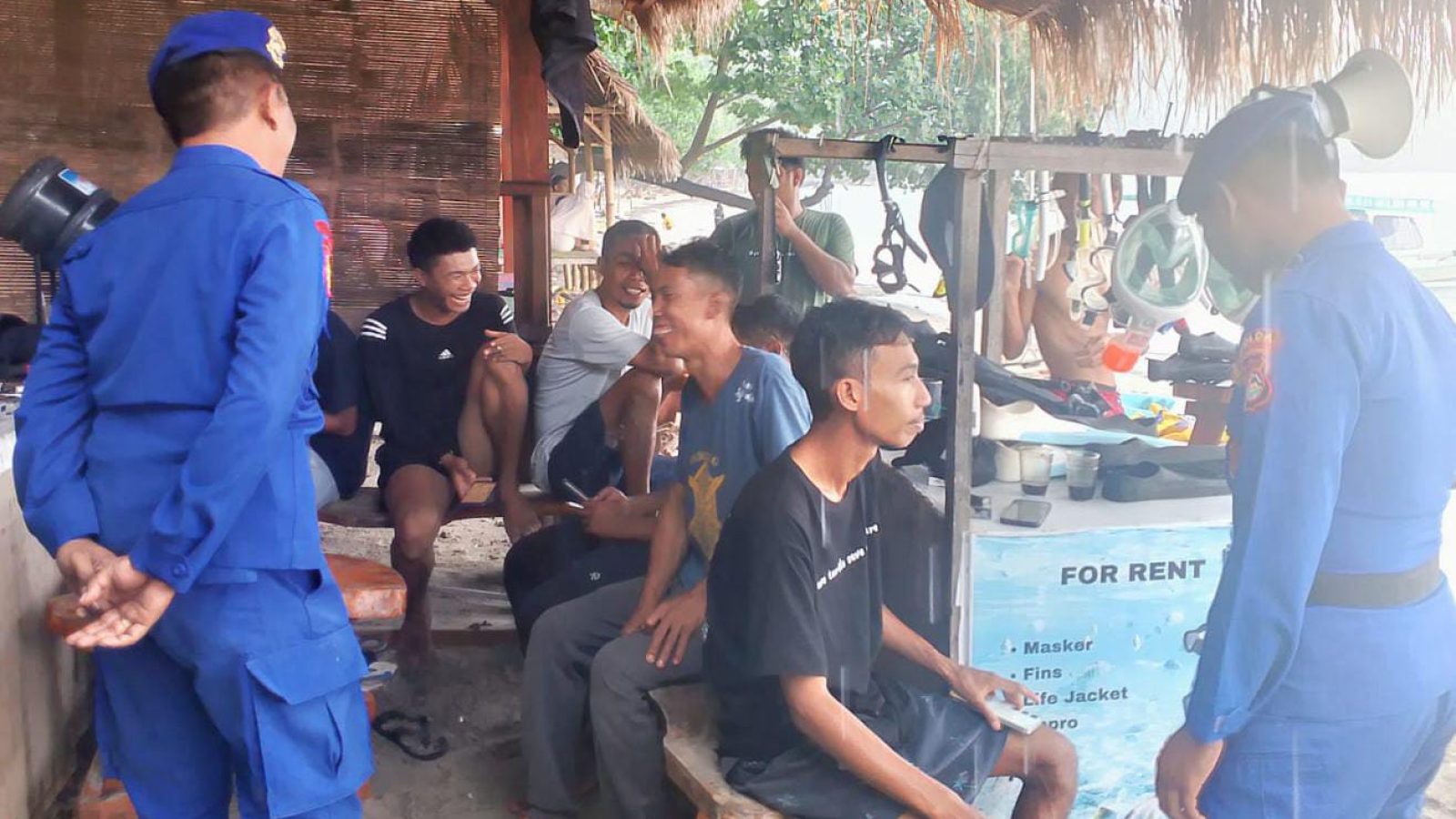 Minggu Curhat’ di Pantai Nipah: Polisi Ajak Warga Jadi ‘Polisi Diri Sendiri’